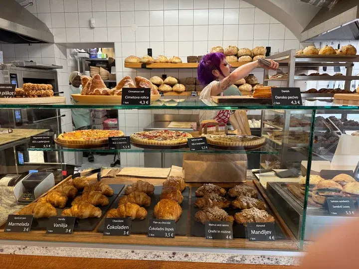 30 Best Brunch Cafés, Bakeries & Coffee Shops in Ljubljana (Local Breakfast Guide) l0usas