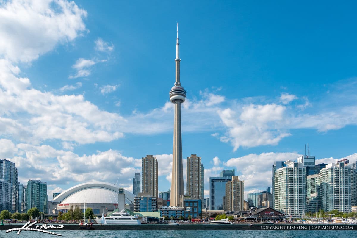 8 days to East of Canada: Toronto -> Montreal -> Quebec qgq4zk