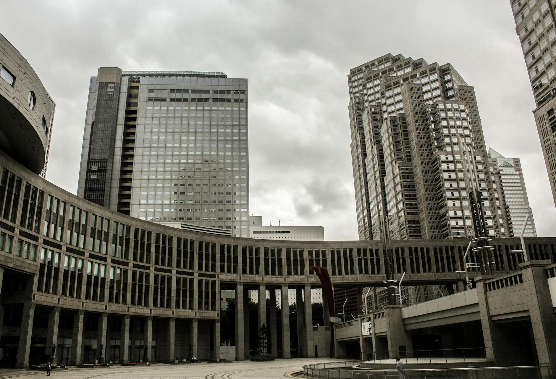 https://cdn.holicay.com/uploads/1778598994658-tokyo-3.jpg