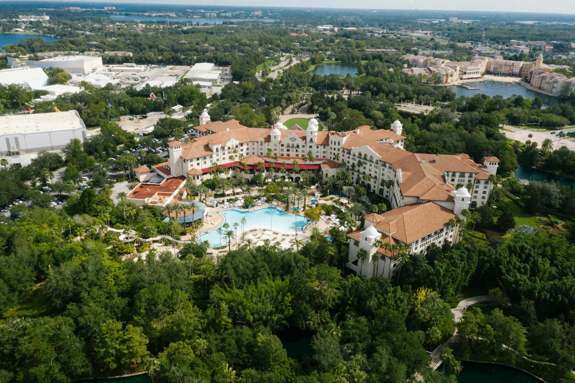 https://cdn.holicay.com/uploads/1779090658309-e8f250e8-9da8-4ca5-b5e9-d633ea339dfa-orlando-2.jpg