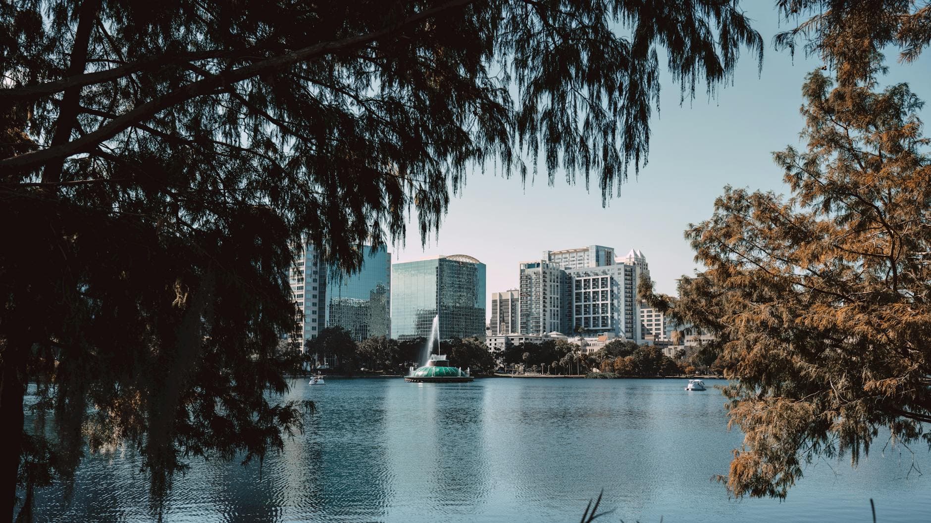 https://cdn.holicay.com/uploads/1779090784771-d26e1850-6f47-4351-87ab-a65833d362ad-orlando-1.jpg