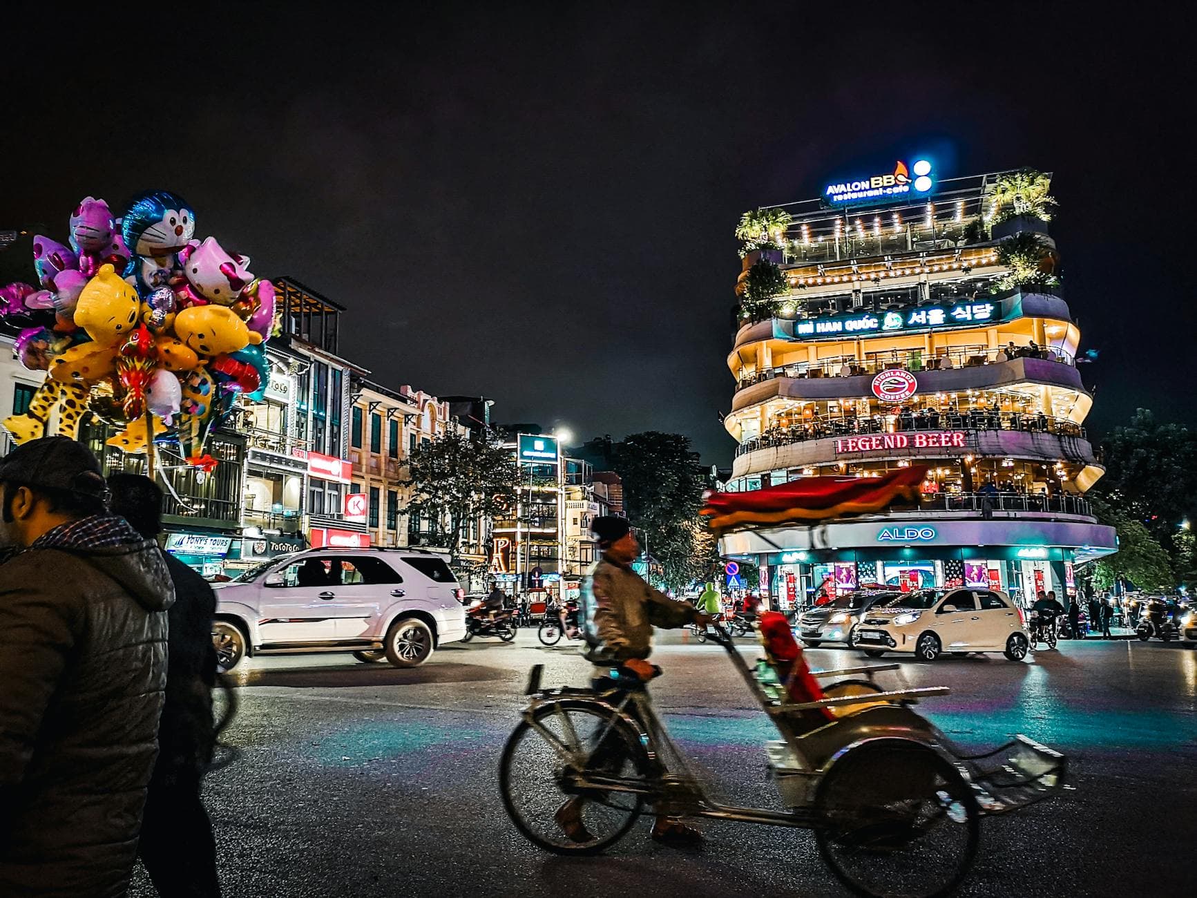 https://cdn.holicay.com/uploads/1779176326190-94709916-17b6-4f05-99bc-2ba318691742-hanoi-2.jpg