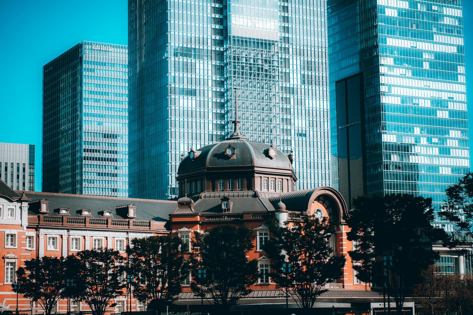 https://cdn.holicay.com/uploads/1779203252745-18bc0735-10b8-4f82-9ebd-046bc7ba0454-tokyo-3.jpg
