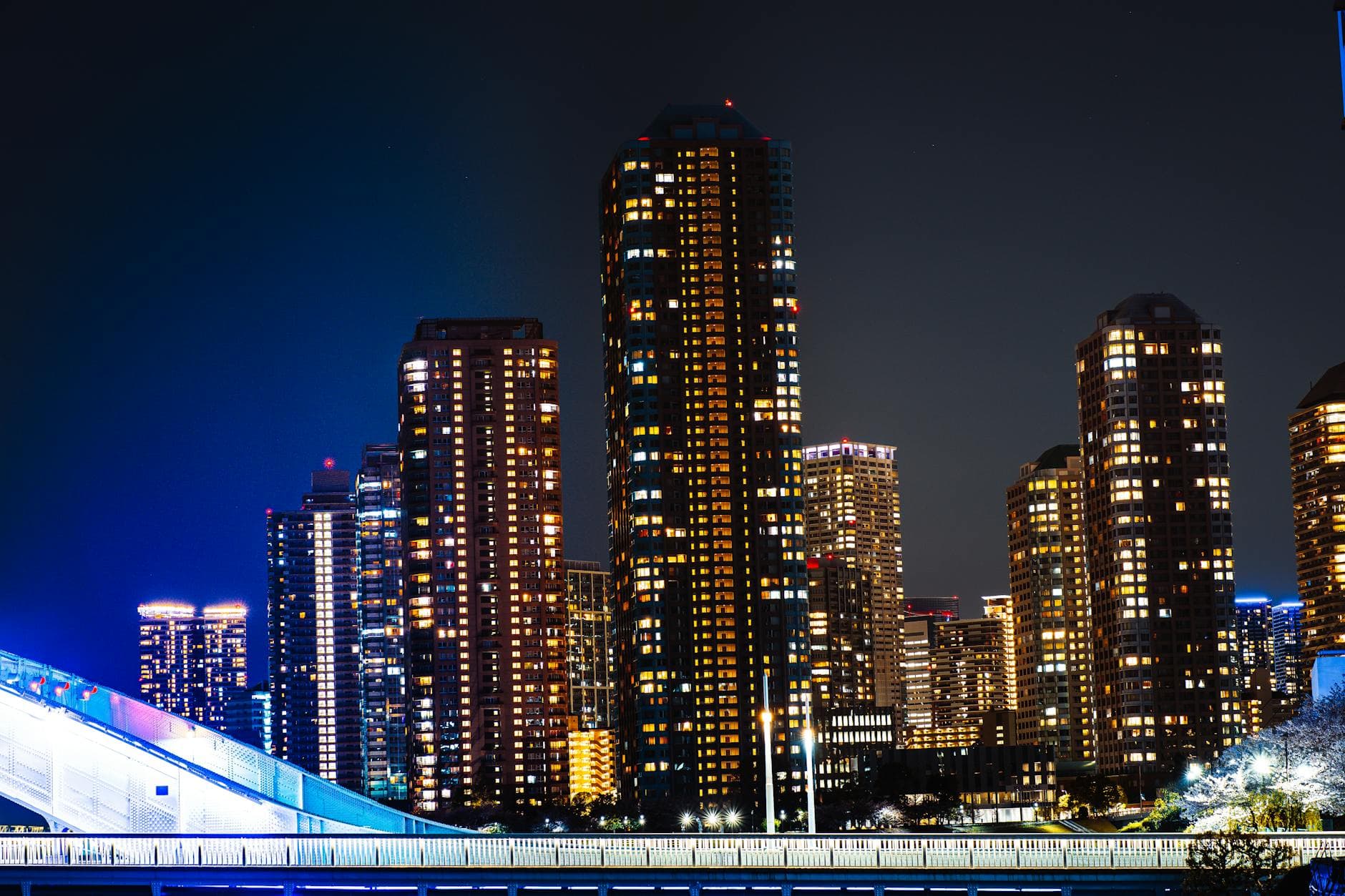 https://cdn.holicay.com/uploads/1779203654228-762b6ebf-df04-47b0-a882-115182ab1b34-tokyo-1.jpg
