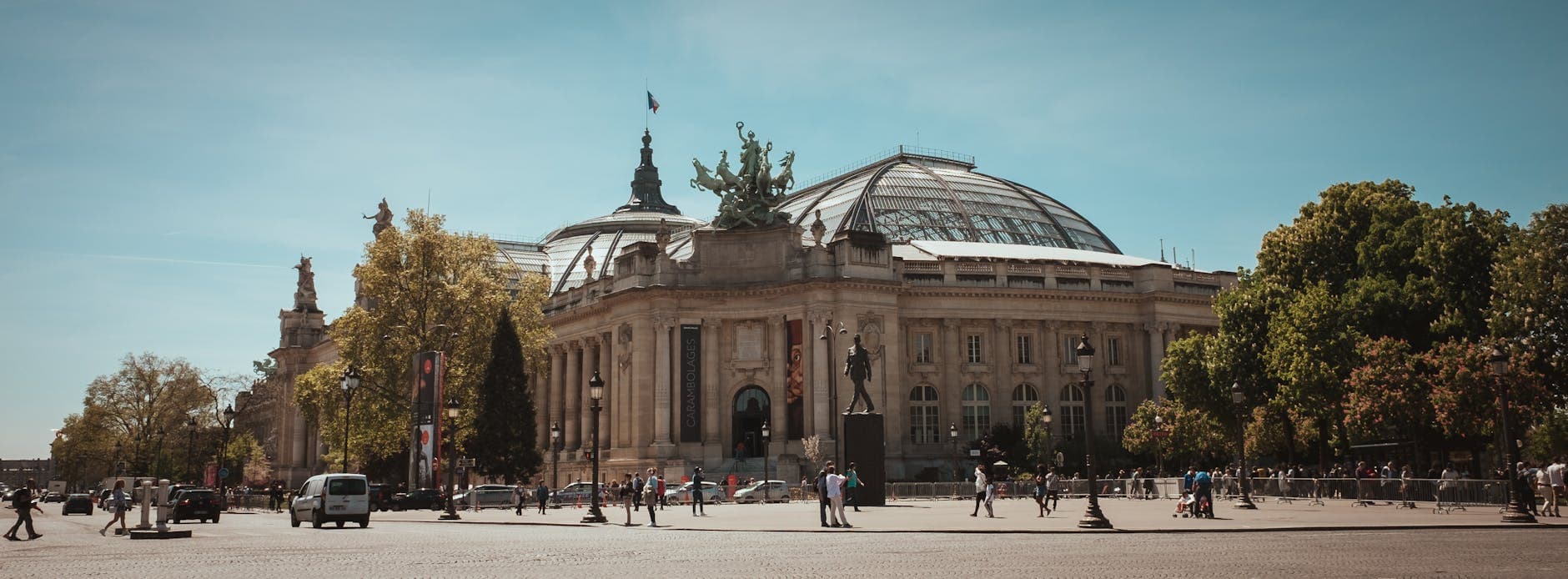 https://cdn.holicay.com/uploads/1779262968095-15384438-6b4b-421e-99a0-4dee25255604-paris-3.jpg