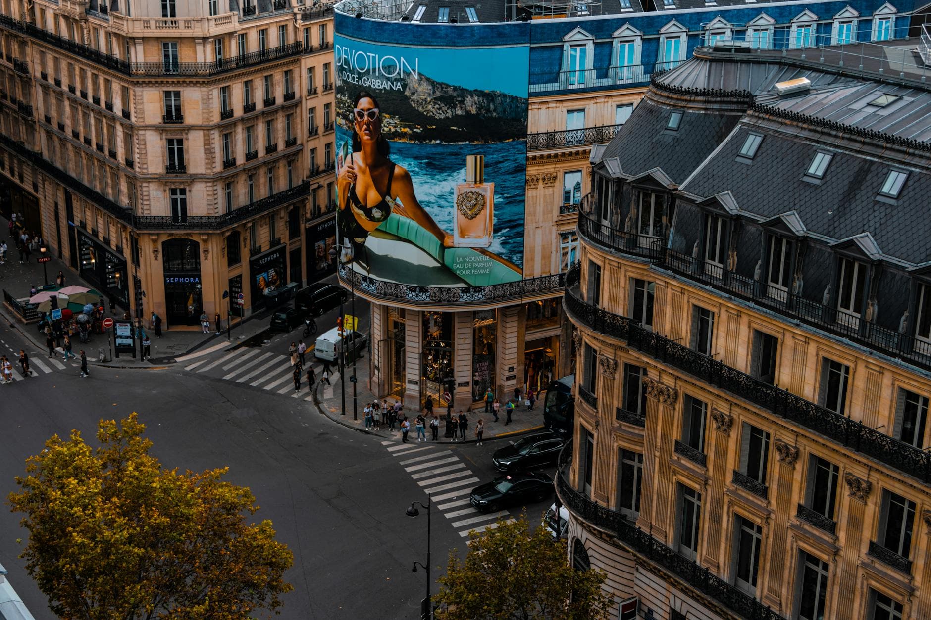 https://cdn.holicay.com/uploads/1779264797637-a4392613-4900-4020-b77e-f158629c3ce3-paris-3.jpg