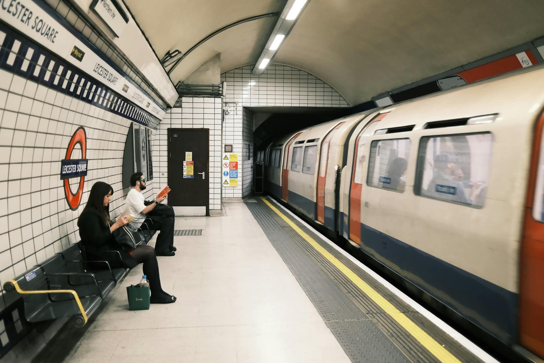 Top 20 Things to Do in London for Couples kezmnp
