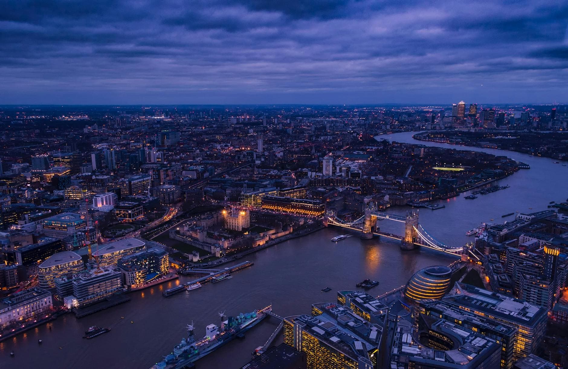 https://cdn.holicay.com/uploads/1779268692377-ba024306-919e-4184-b6fd-31f5d6435e49-london-1.jpg