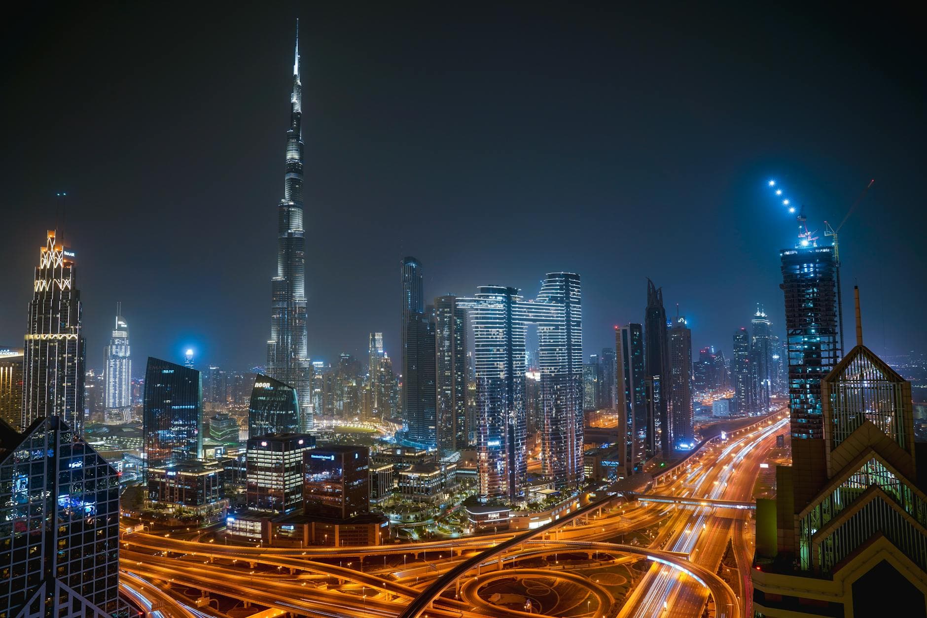 https://cdn.holicay.com/uploads/1779271682946-e6e84735-f002-48e1-9b1e-bbf0e83f367a-dubai-2.jpg