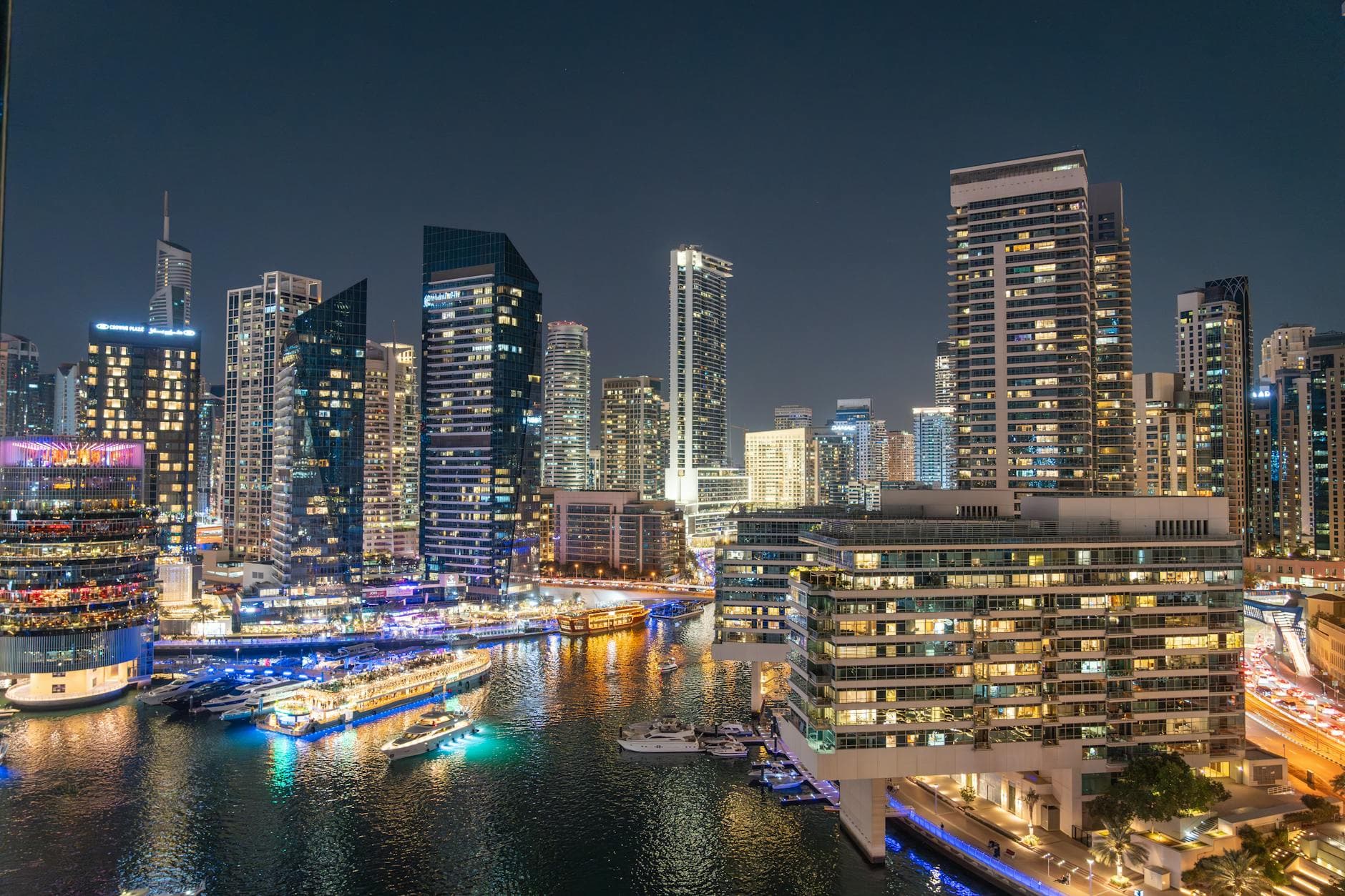 https://cdn.holicay.com/uploads/1779271860664-23b97aab-96a4-4be8-9e3f-c9871d66c46a-dubai-3.jpg