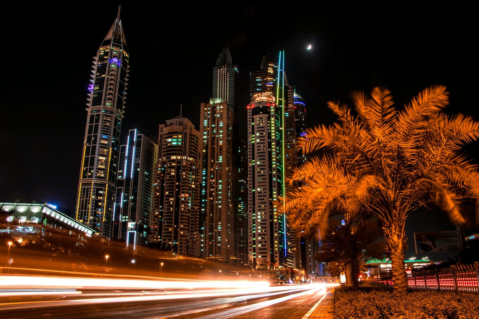 https://cdn.holicay.com/uploads/1779272312899-d7fe2814-9d4a-484b-964d-753badd7caf4-dubai-1.jpg