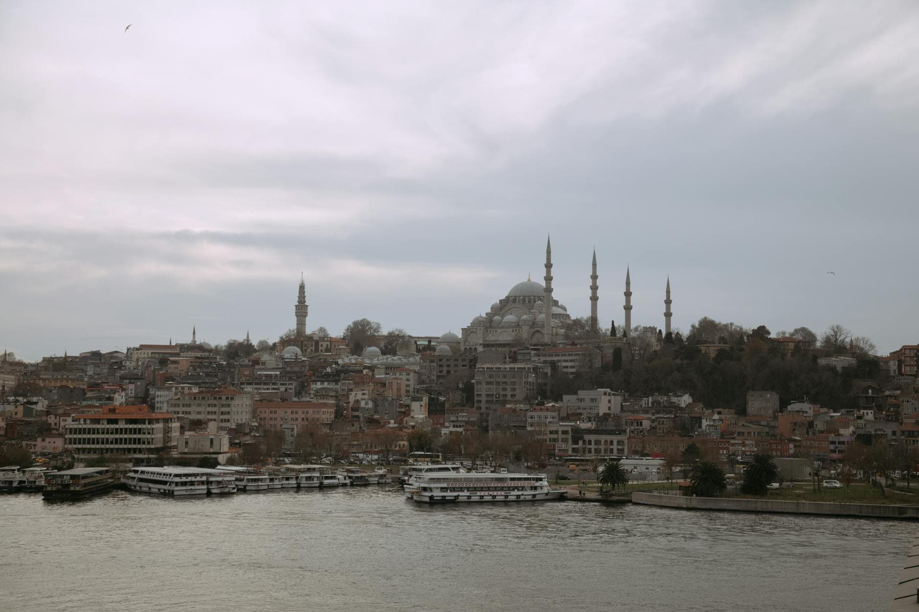 https://cdn.holicay.com/uploads/1779358861830-ad64e0c8-b4b2-4856-9829-915bcaad0867-istanbul-2.jpg