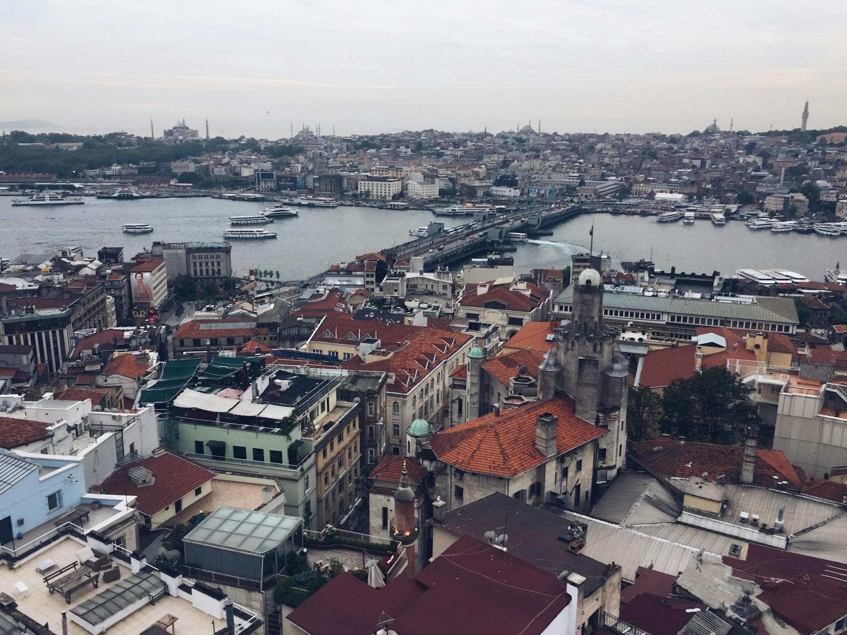 https://cdn.holicay.com/uploads/1779358861998-f5fce167-87f5-4d4c-b9a9-057914975d5e-istanbul-1.jpg