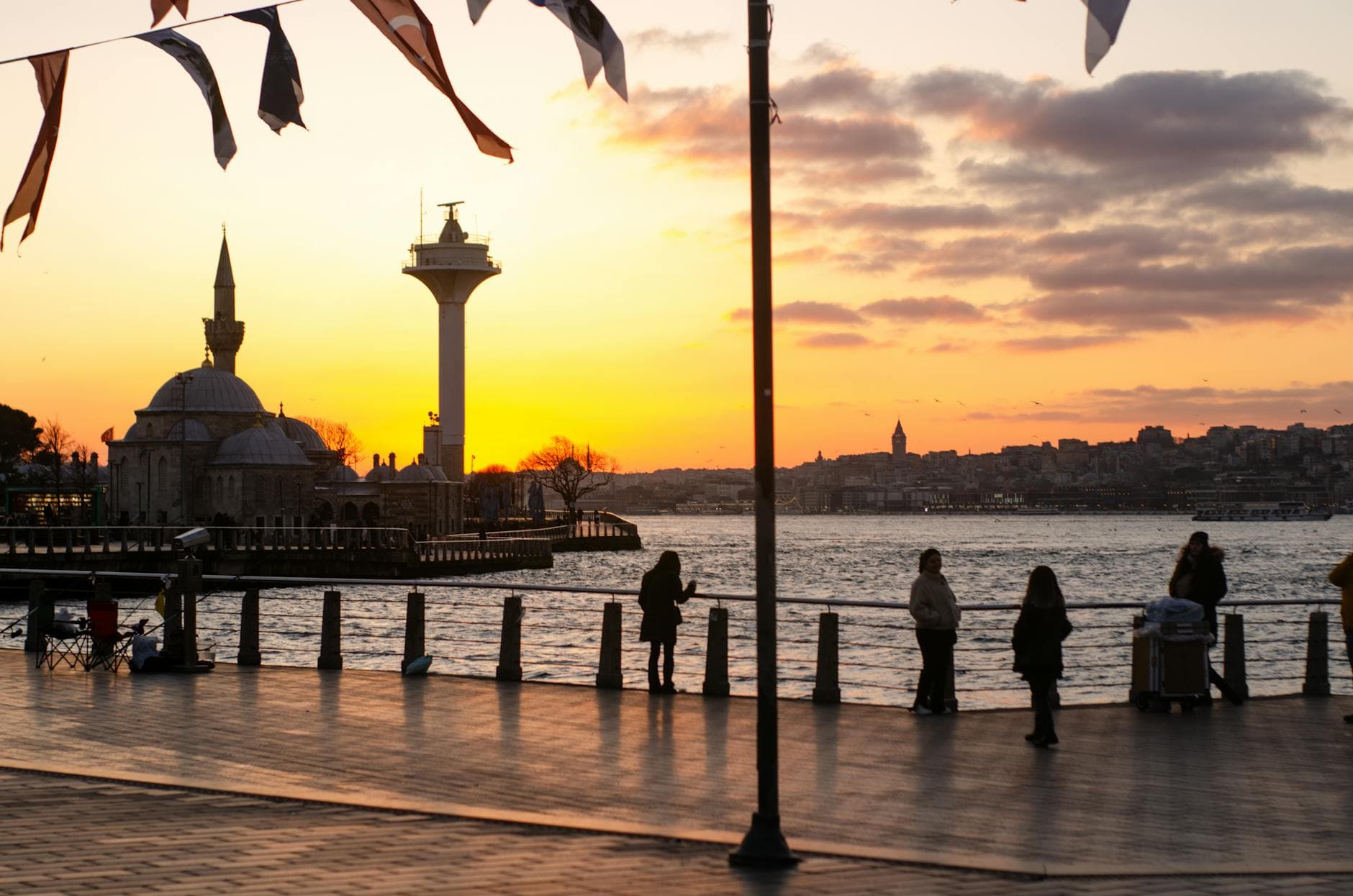 Top 20 Places to Stay in Istanbul for First Timers pvdx0w