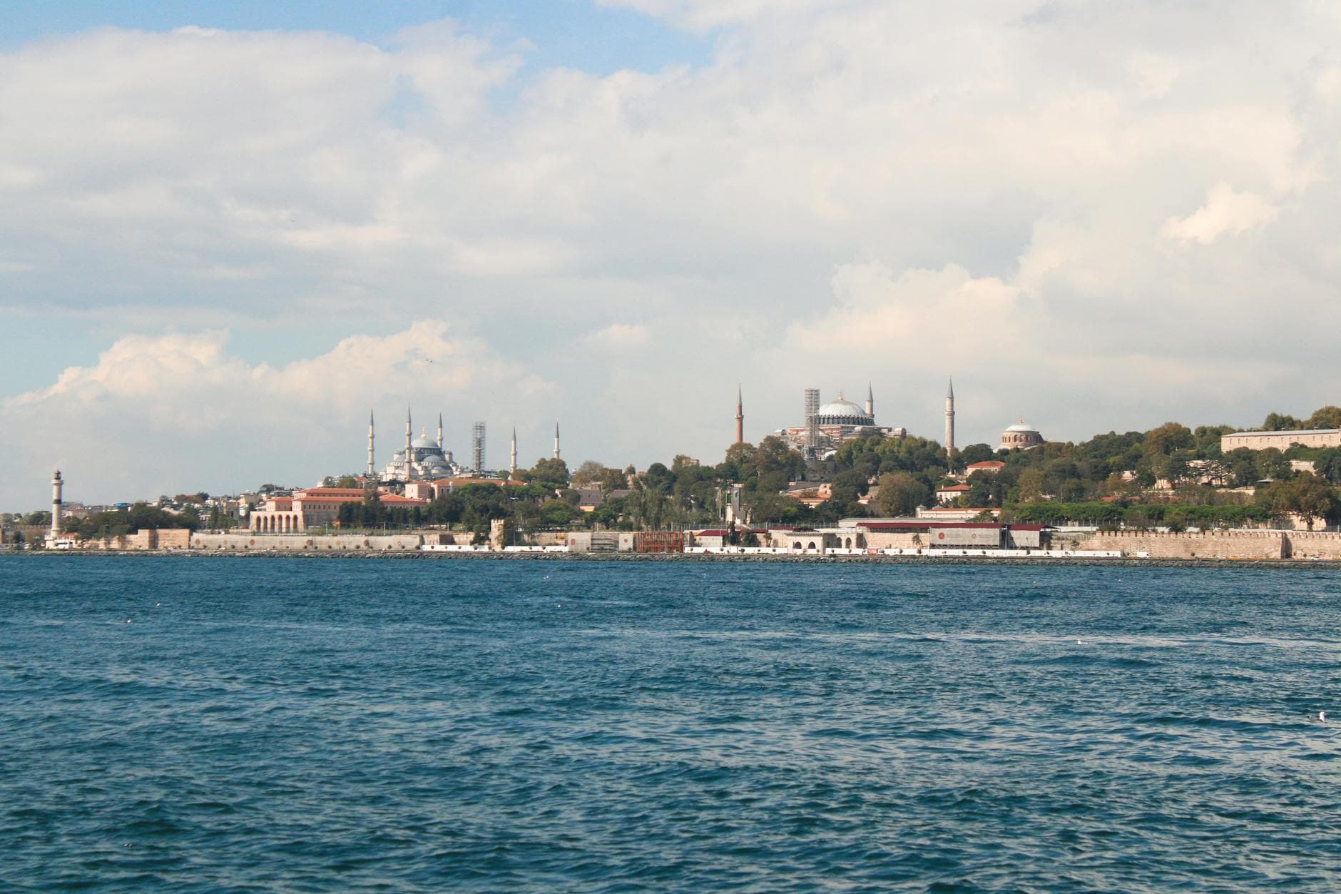 https://cdn.holicay.com/uploads/1779359224950-ddc95eb8-7ee7-4625-b8c6-3f0b6cd9f8c6-istanbul-1.jpg