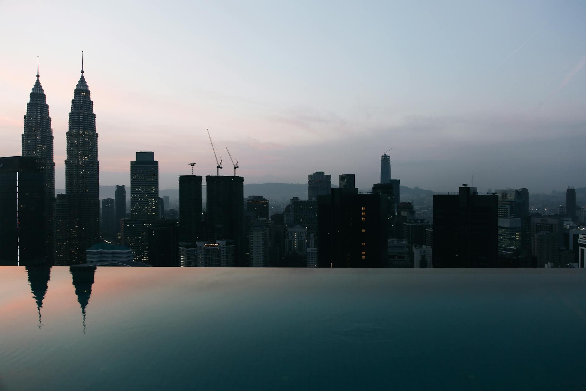 https://cdn.holicay.com/uploads/1779439551908-693a0d07-01d7-42a6-8fdb-a787040d84fc-kuala-lumpur-1.jpg