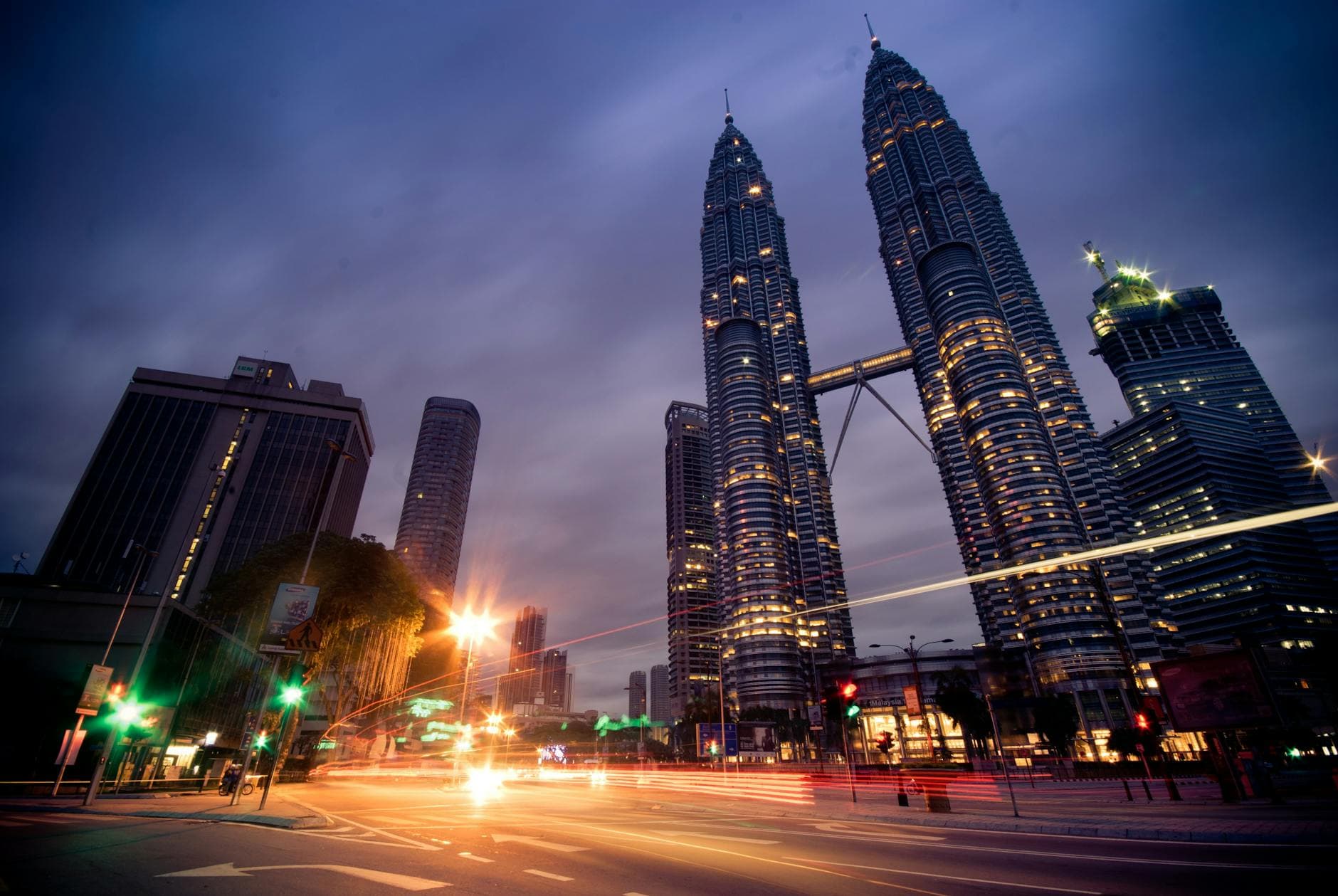 https://cdn.holicay.com/uploads/1779439797902-bbbecff6-30b5-4b4c-92d2-70db76a39361-kuala-lumpur-1.jpg