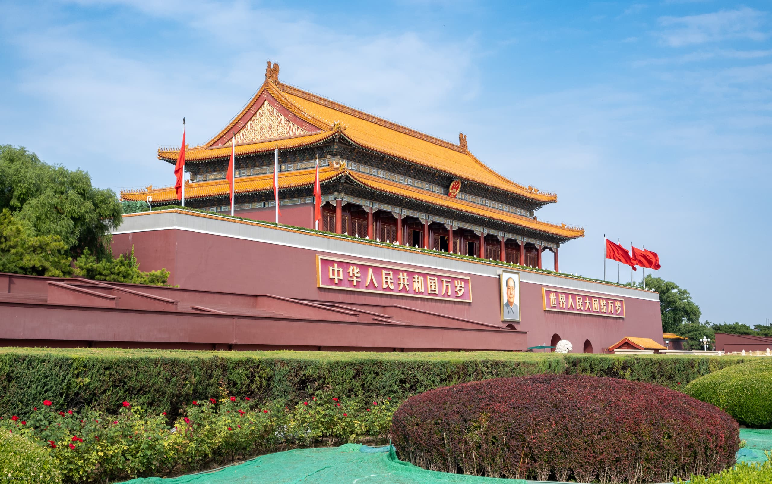 https://cdn.holicay.com/uploads/1779452279472-9796864f-dd05-4b6e-88f7-b0f43fae1fb7-tiananmen----47250-.jpg