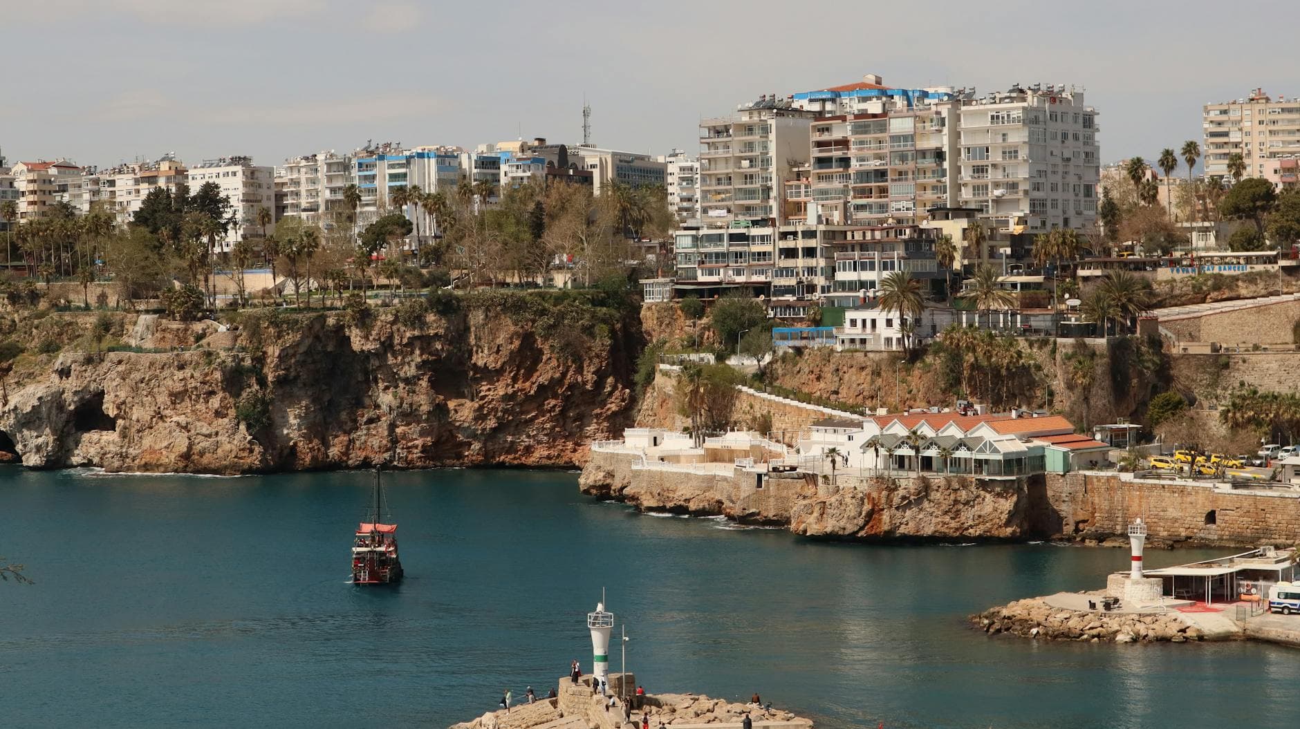 https://cdn.holicay.com/uploads/1779457099486-460ba08d-21b5-403f-8a33-f11ac83eb271-antalya-2.jpg
