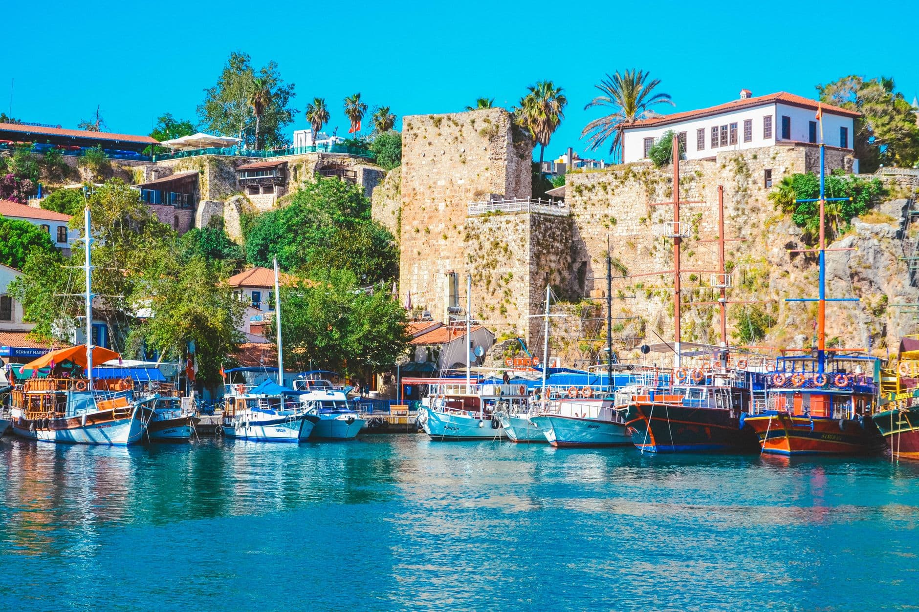 https://cdn.holicay.com/uploads/1779457363647-c8197e7d-5769-4fd0-9d12-9b4c9f111811-antalya-3.jpg