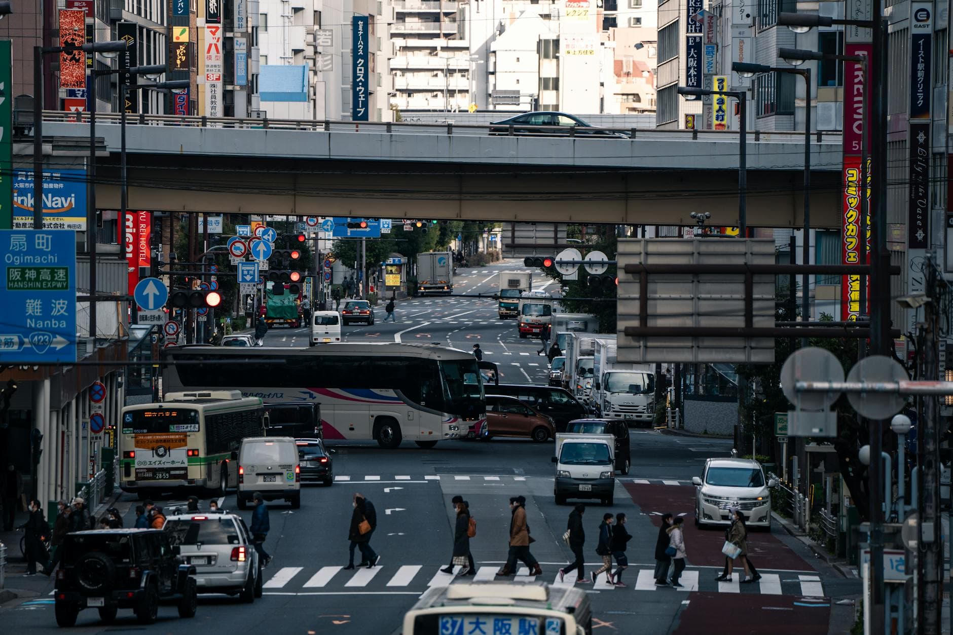 https://cdn.holicay.com/uploads/1779700781805-c4ba6147-22ec-4921-9ea4-abf597b71923-osaka-1.jpg