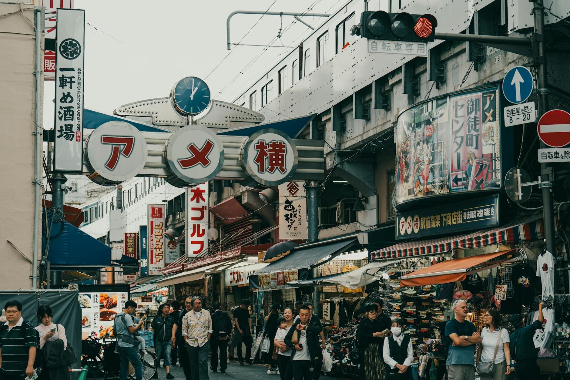 https://cdn.holicay.com/uploads/1779700931366-96d82939-27b6-4c9f-a5aa-b6ef4e5d945a-osaka-3.jpg