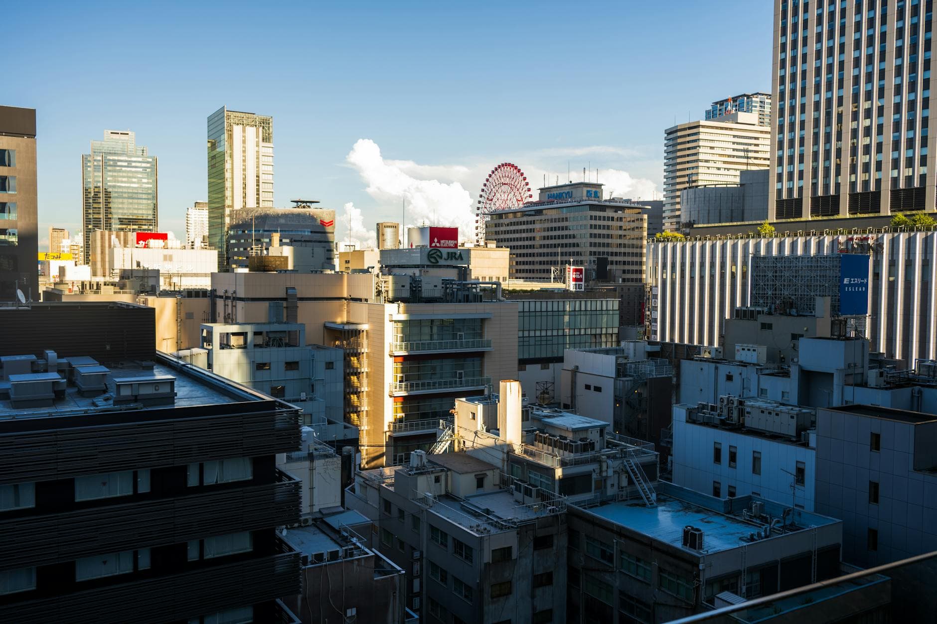 https://cdn.holicay.com/uploads/1779701513639-e3935fd1-288b-49fe-ab4e-5adc3692fd53-osaka-2.jpg