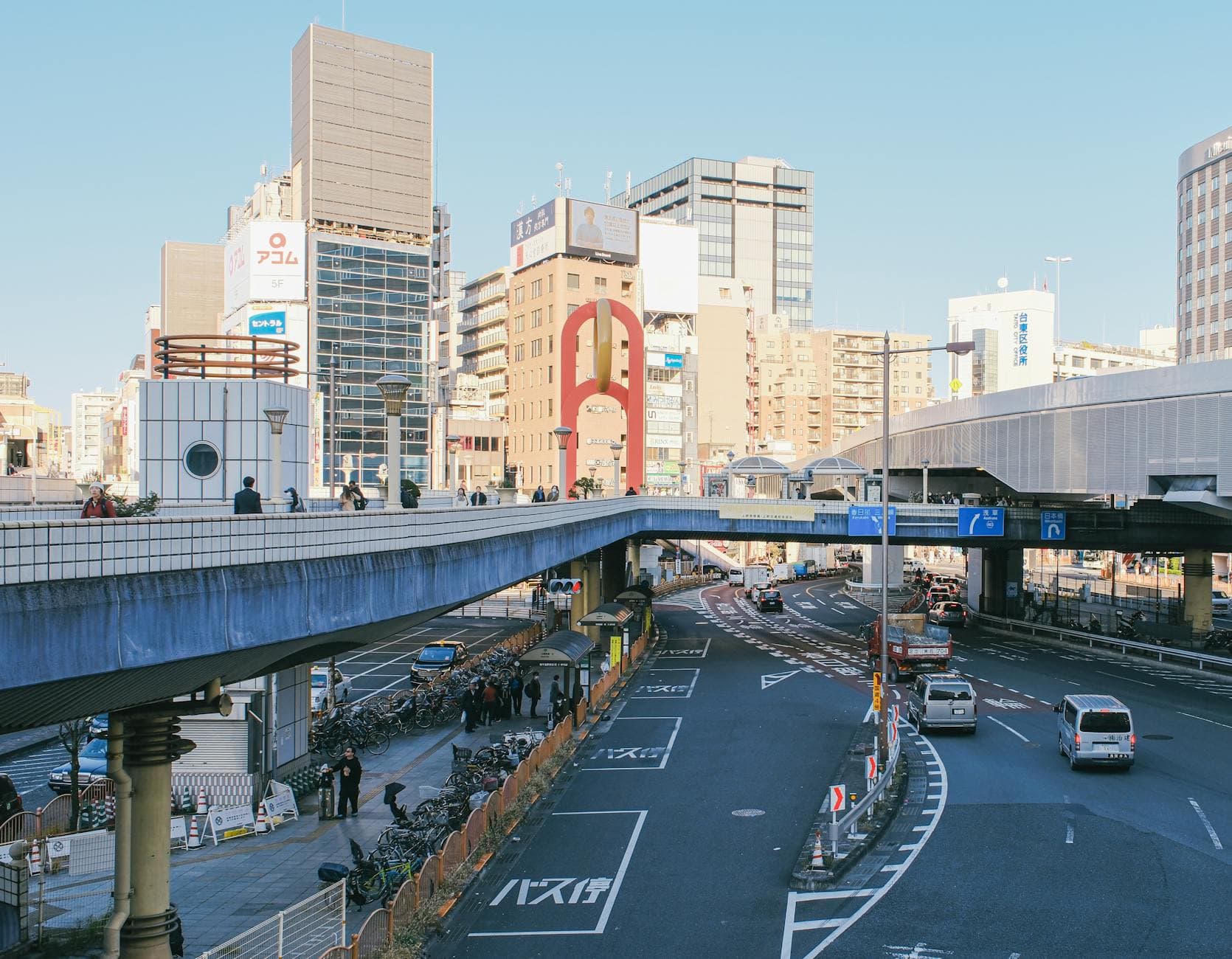 https://cdn.holicay.com/uploads/1779702041085-ddb6effd-8dcf-4a1f-8620-5efbc07d93ae-osaka-1.jpg