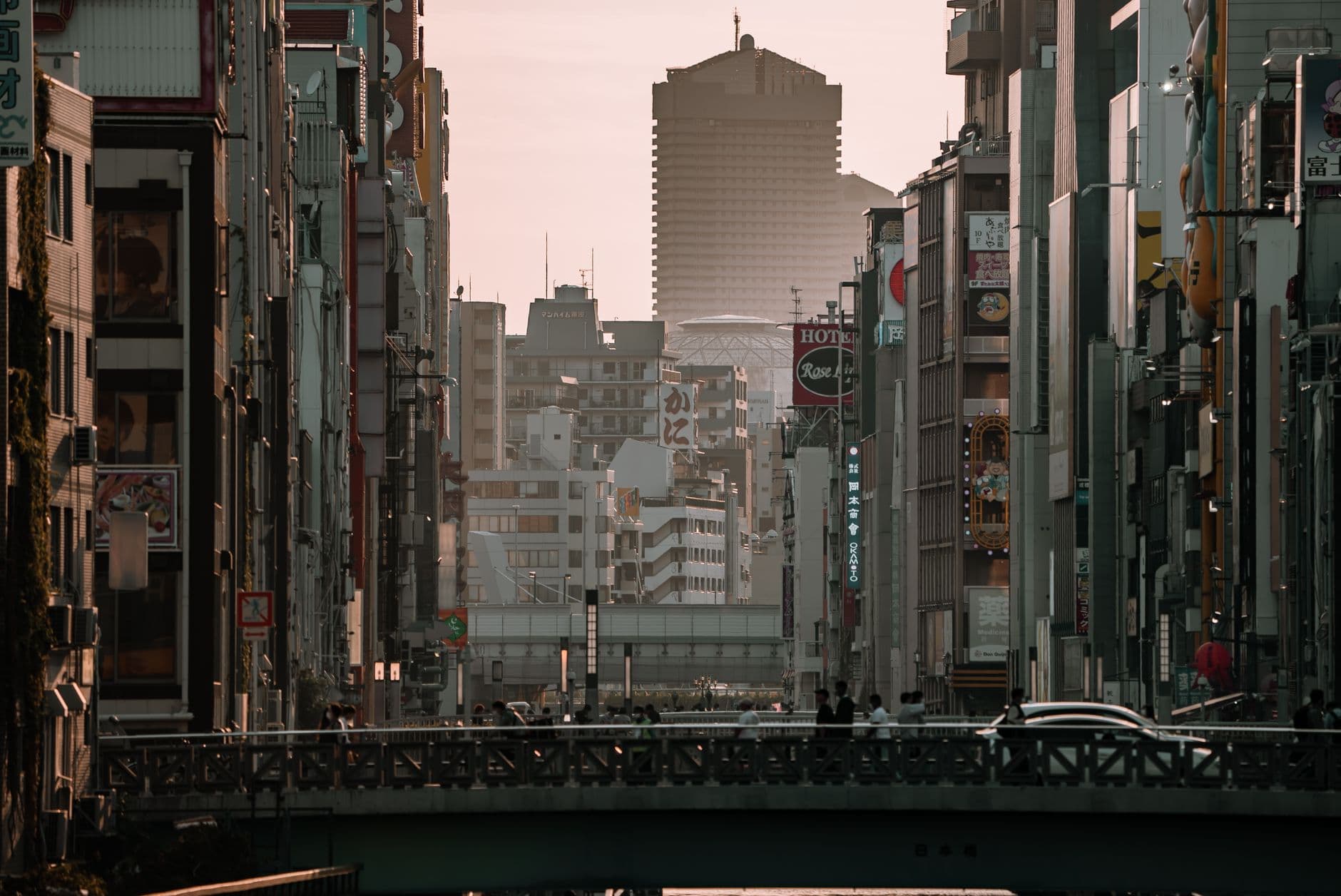 https://cdn.holicay.com/uploads/1779702510076-24f97bc8-8557-4b5f-b93b-6351a983e889-osaka-3.jpg