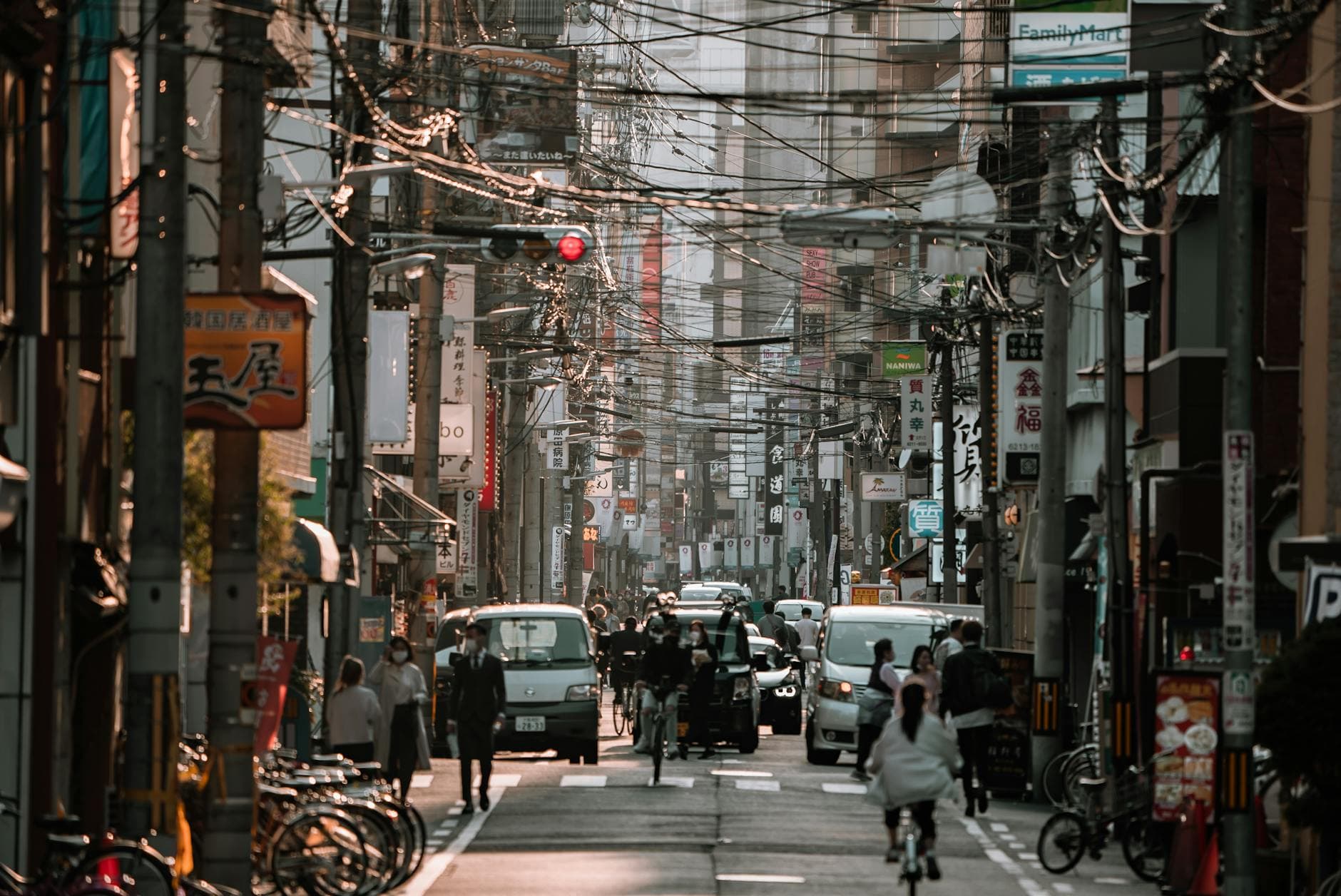 https://cdn.holicay.com/uploads/1779702833525-5927f930-7ed4-47b7-882a-68f959659f89-osaka-3.jpg