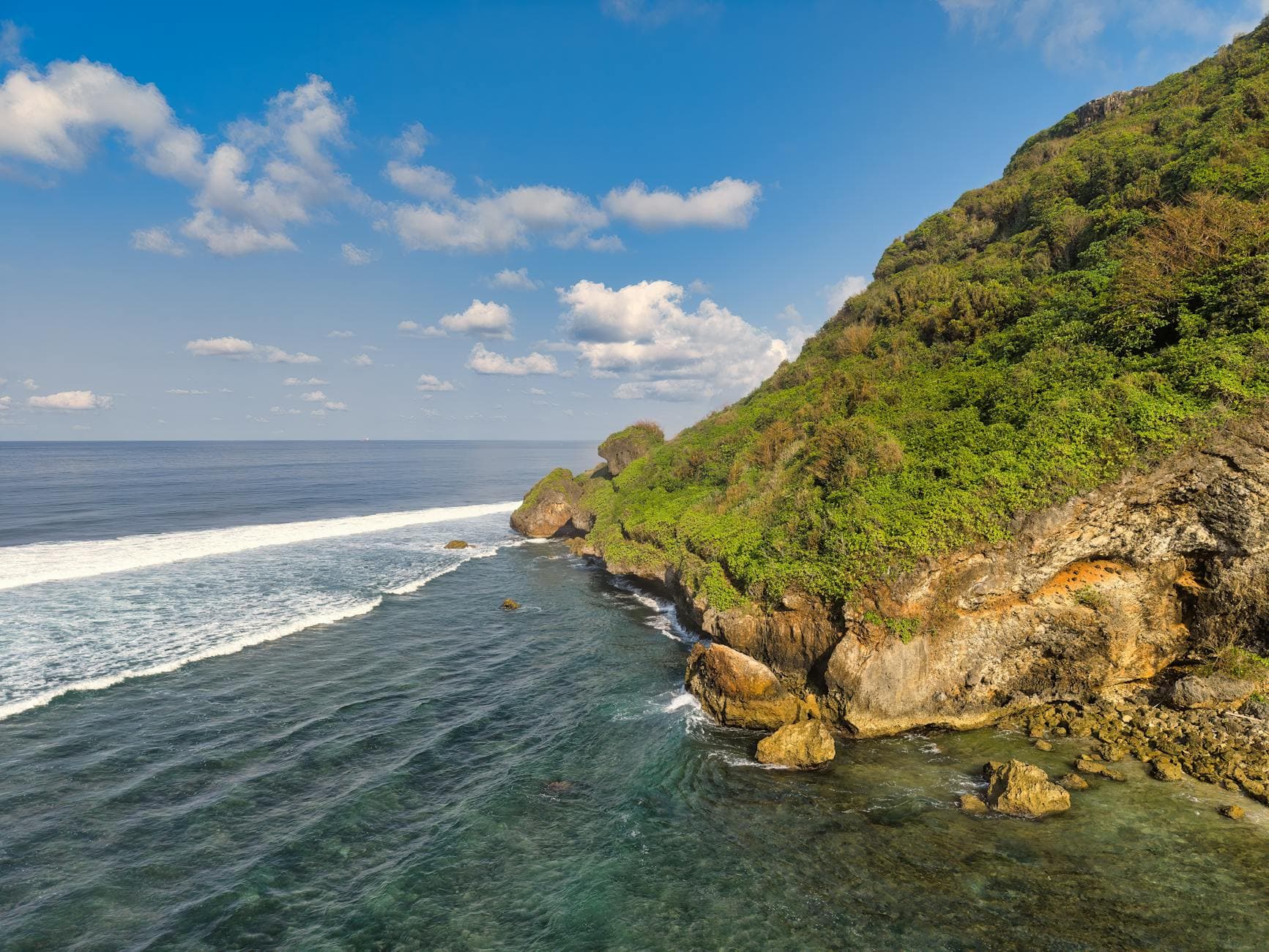 Top 20 Places to Stay in Bali for Solo Travelers y5jtza