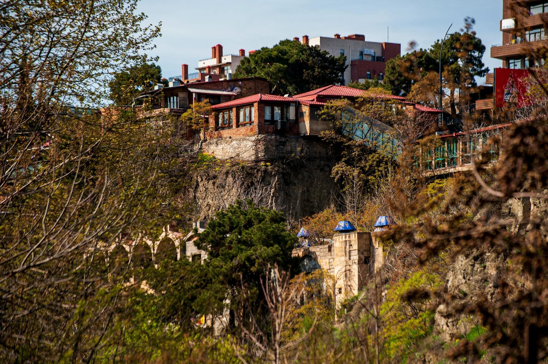 https://cdn.holicay.com/uploads/1779946082248-d7bf3f69-ec2d-4c15-8858-ef4f17cf5f97-tbilisi-3.jpg