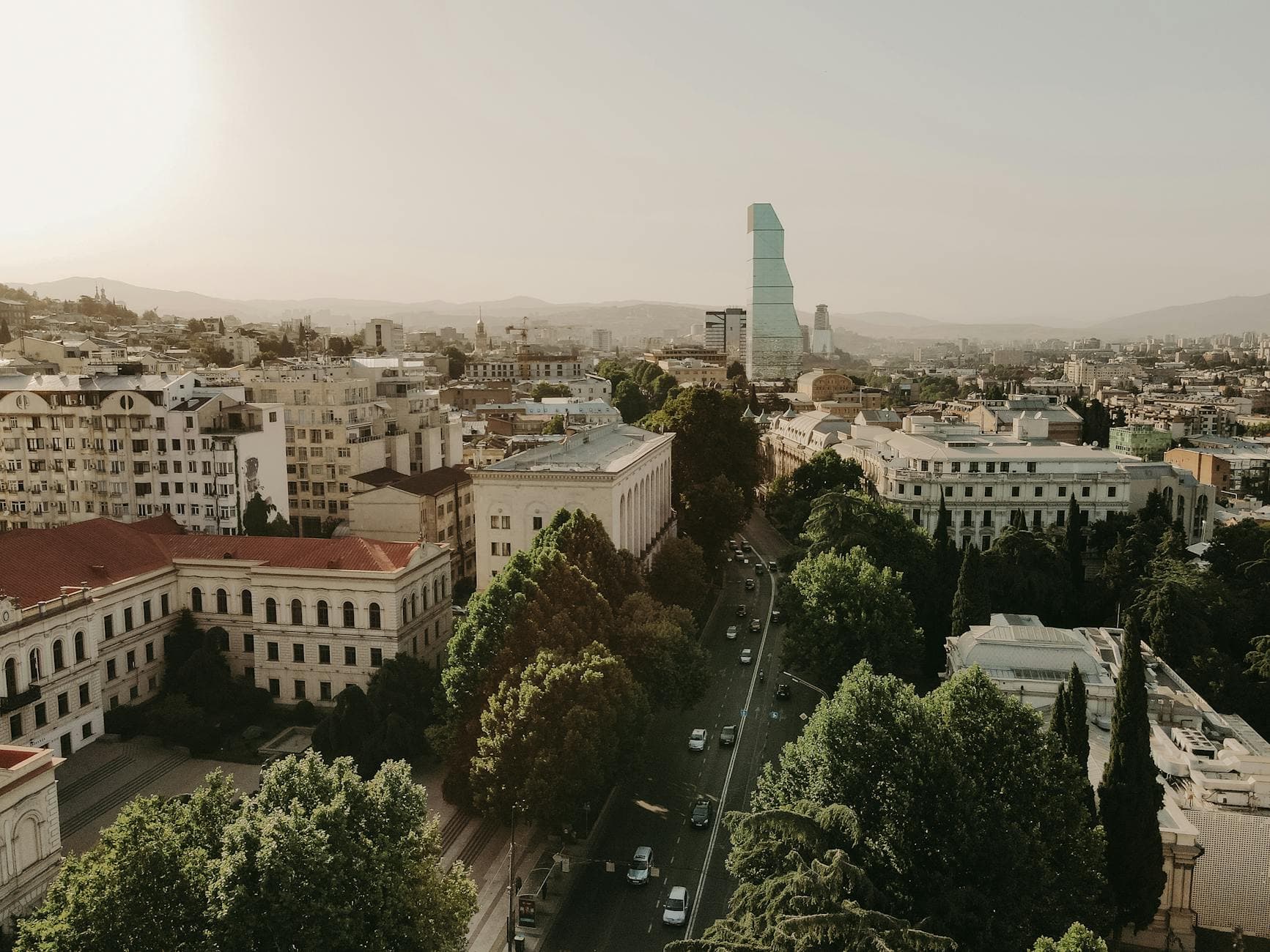 https://cdn.holicay.com/uploads/1779946962156-bc3f02fb-6914-4d7d-b026-6deadd244a98-tbilisi-1.jpg