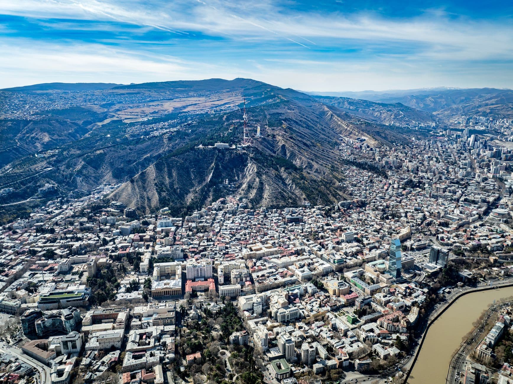 https://cdn.holicay.com/uploads/1779947213682-bcc87f95-e23a-43ab-9c89-4395a459c891-tbilisi-3.jpg