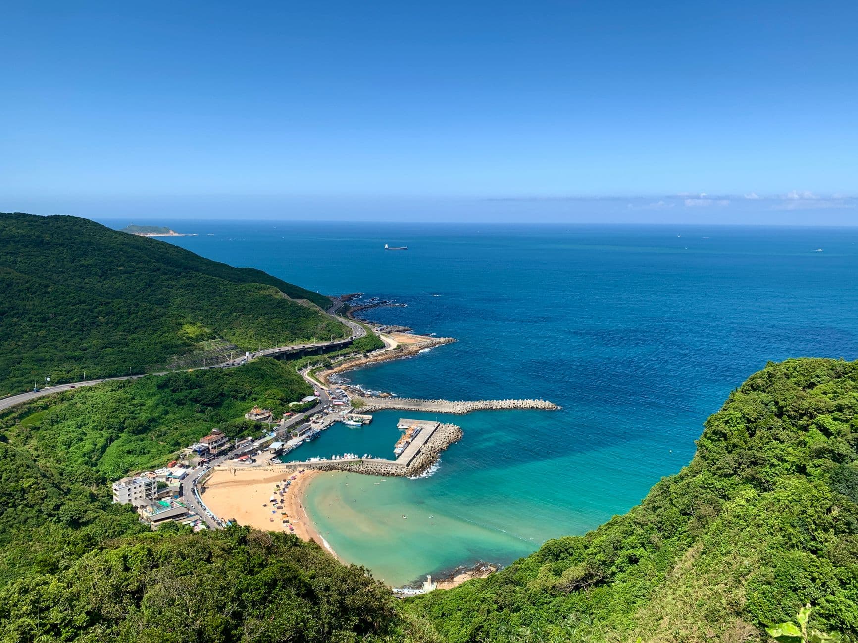 https://cdn.holicay.com/uploads/1781237010362-7f78edb5-e019-4eef-828c-e03c6b581c4f-okinawa-3.jpg