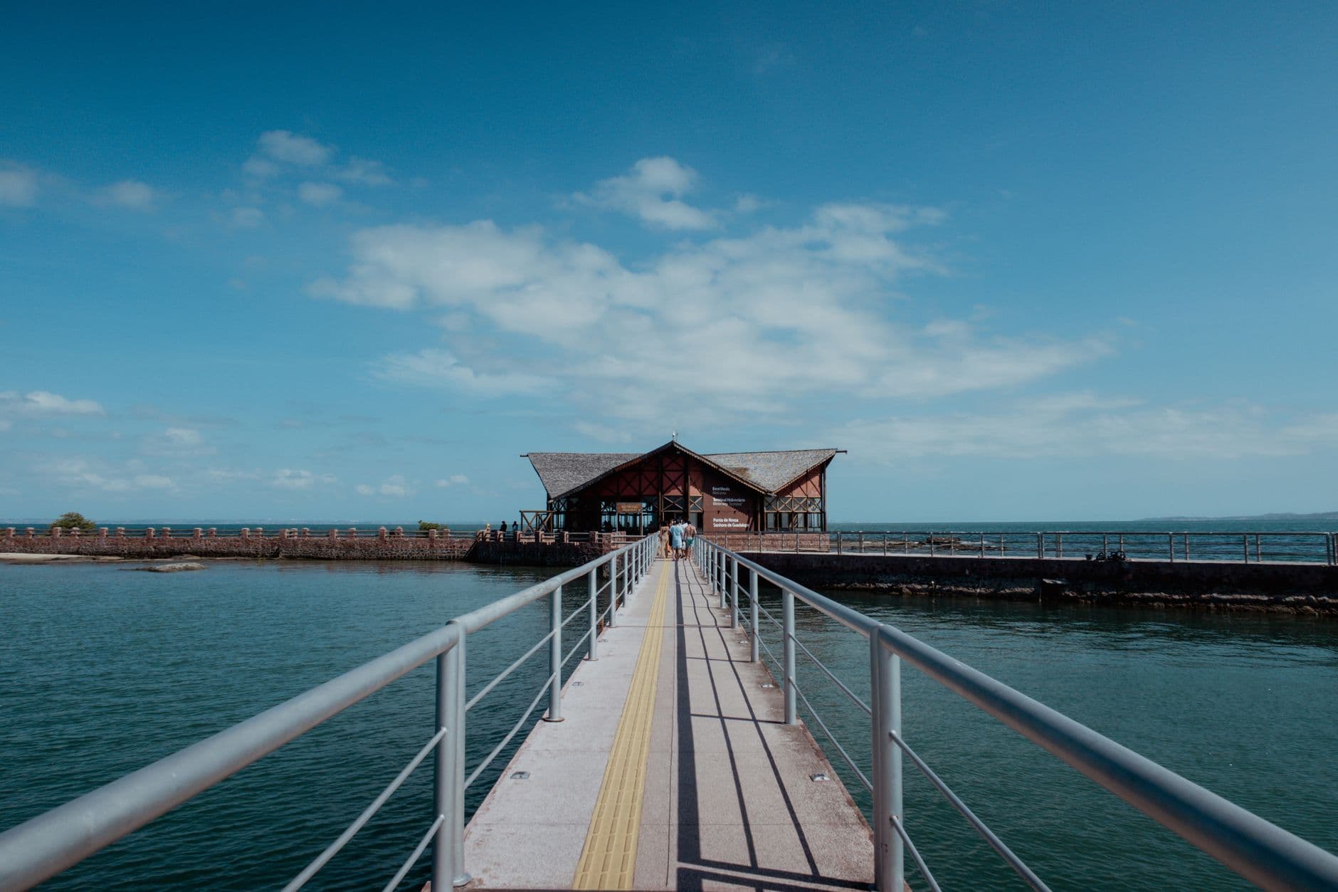 https://cdn.holicay.com/uploads/1781237223636-64387a74-caa9-4795-8541-3e4c3a61a57c-okinawa-1.jpg