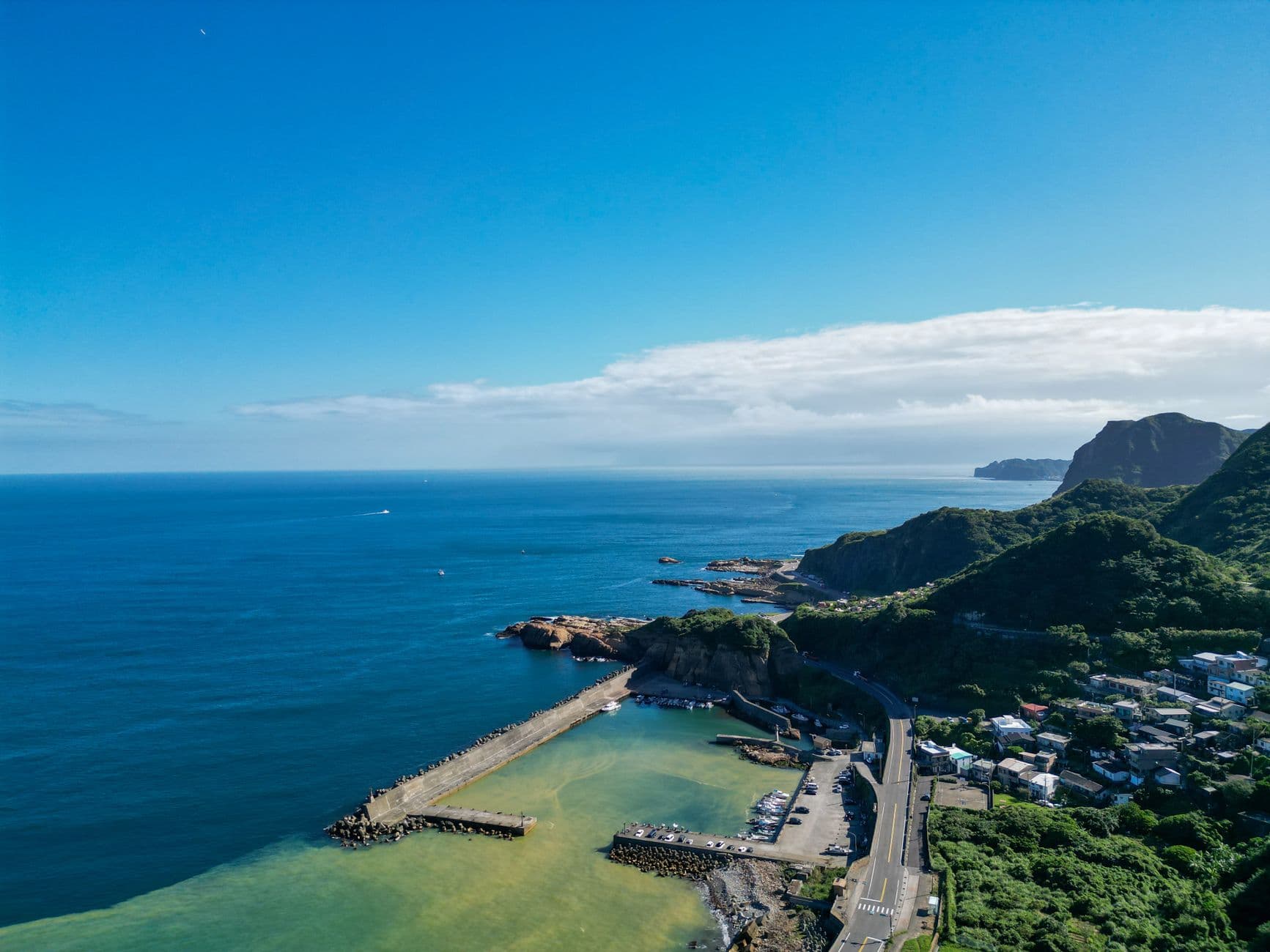 https://cdn.holicay.com/uploads/1781237416118-017c5c6c-542c-4c5e-a87b-042392134393-okinawa-1.jpg