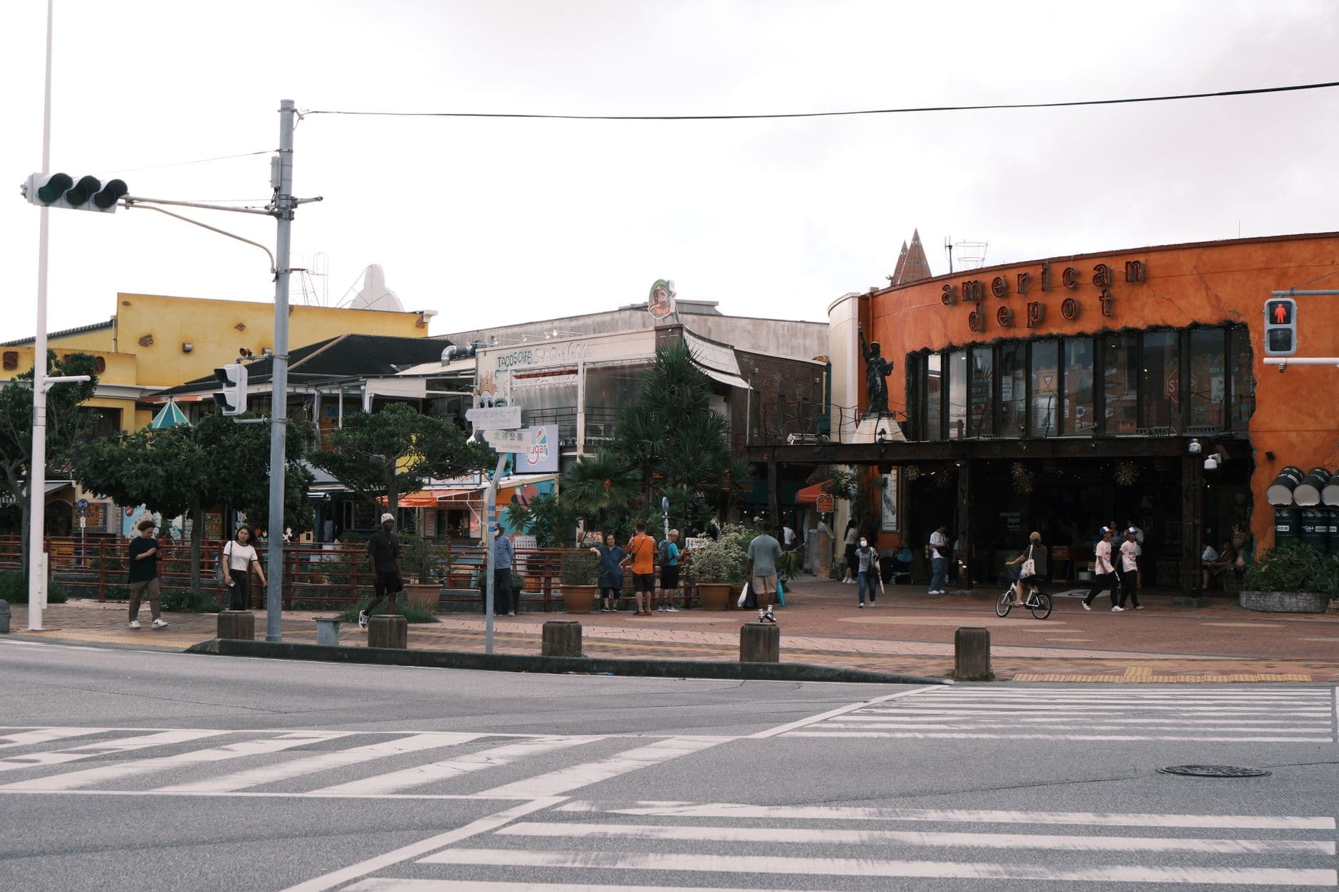 https://cdn.holicay.com/uploads/1781238947337-3c4a1a76-7ffb-499f-83c4-d42949eabc80-okinawa-2.jpg