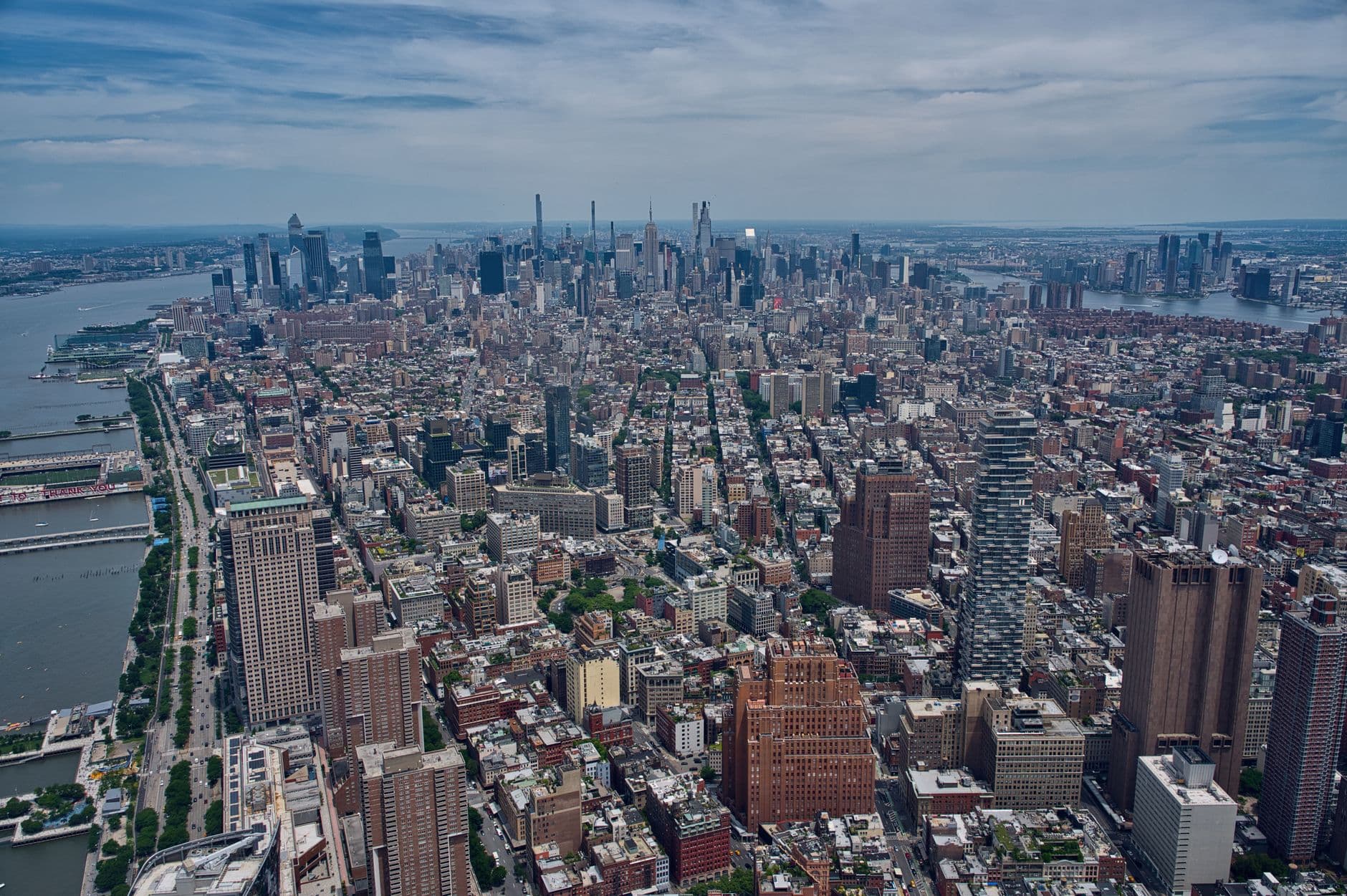 https://cdn.holicay.com/uploads/1782104879147-0b921748-f112-464d-8741-c11785153d61-new-york-city-3.jpg