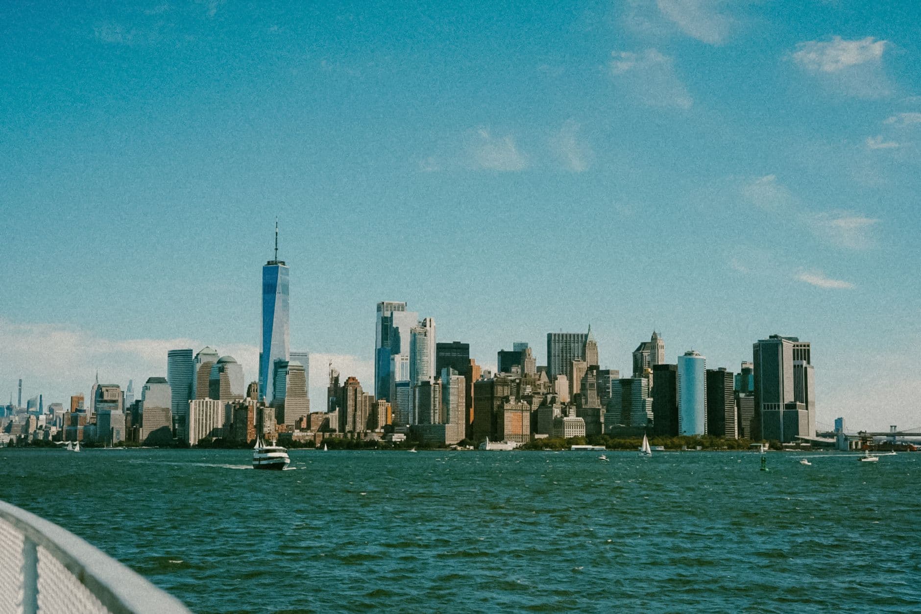 https://cdn.holicay.com/uploads/1782106644517-389090aa-84bf-41c6-8ab4-0710bb35ad18-new-york-city-3.jpg