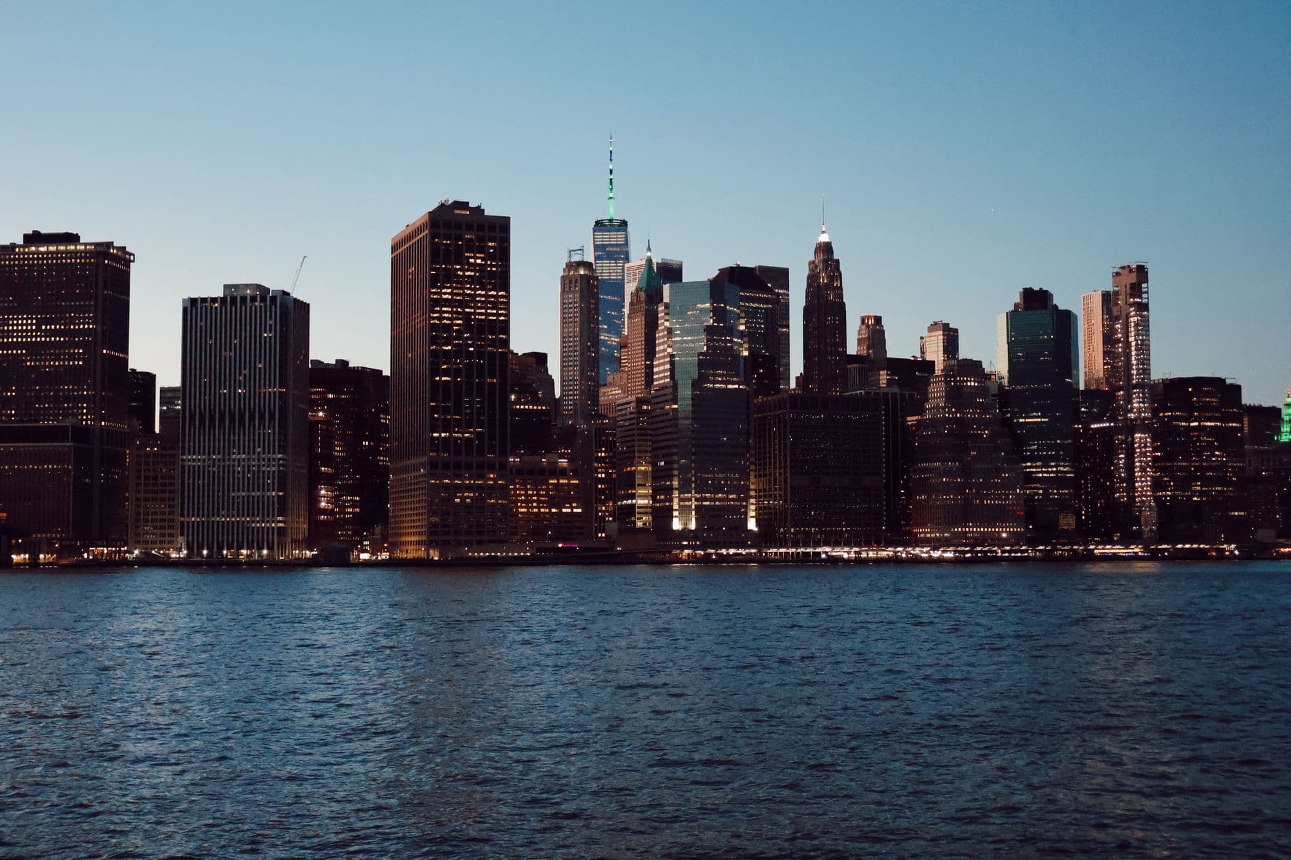 https://cdn.holicay.com/uploads/1782106760196-6af29f62-6a88-40a0-b9da-3e087527befe-new-york-city-3.jpg