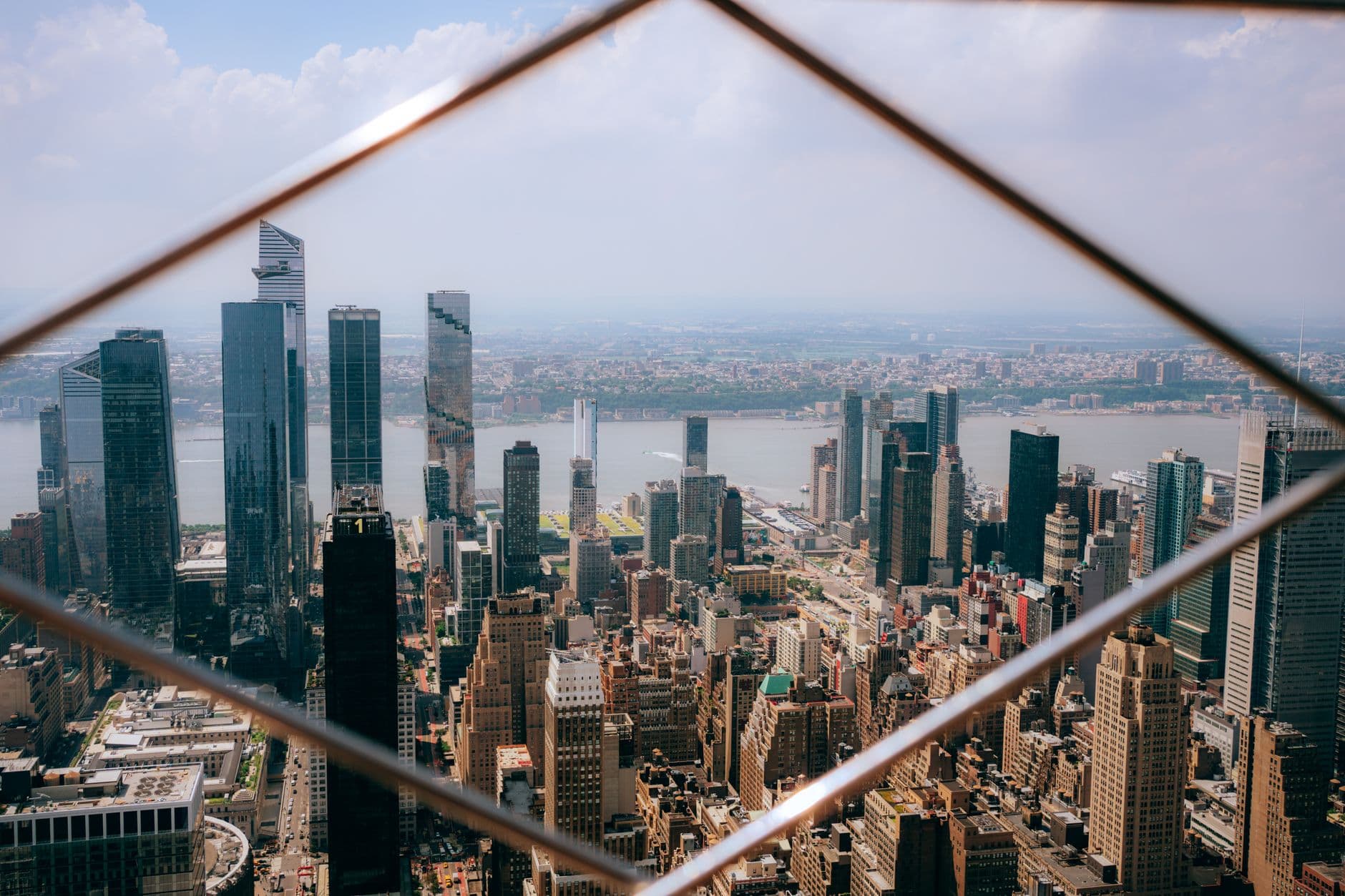 https://cdn.holicay.com/uploads/1782107445710-5894b3a2-aace-4420-b6fc-b4005174bf22-new-york-city-3.jpg
