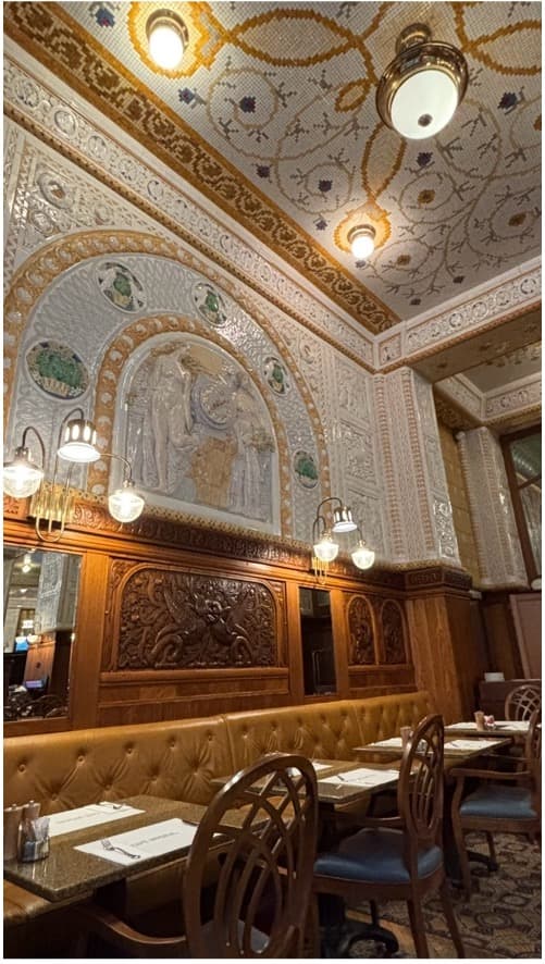 https://cdn.holicay.com/uploads/1782200935505-e5105e5b-23f2-49dd-aa52-c1f362e57651-viv-prague-p4.jpg