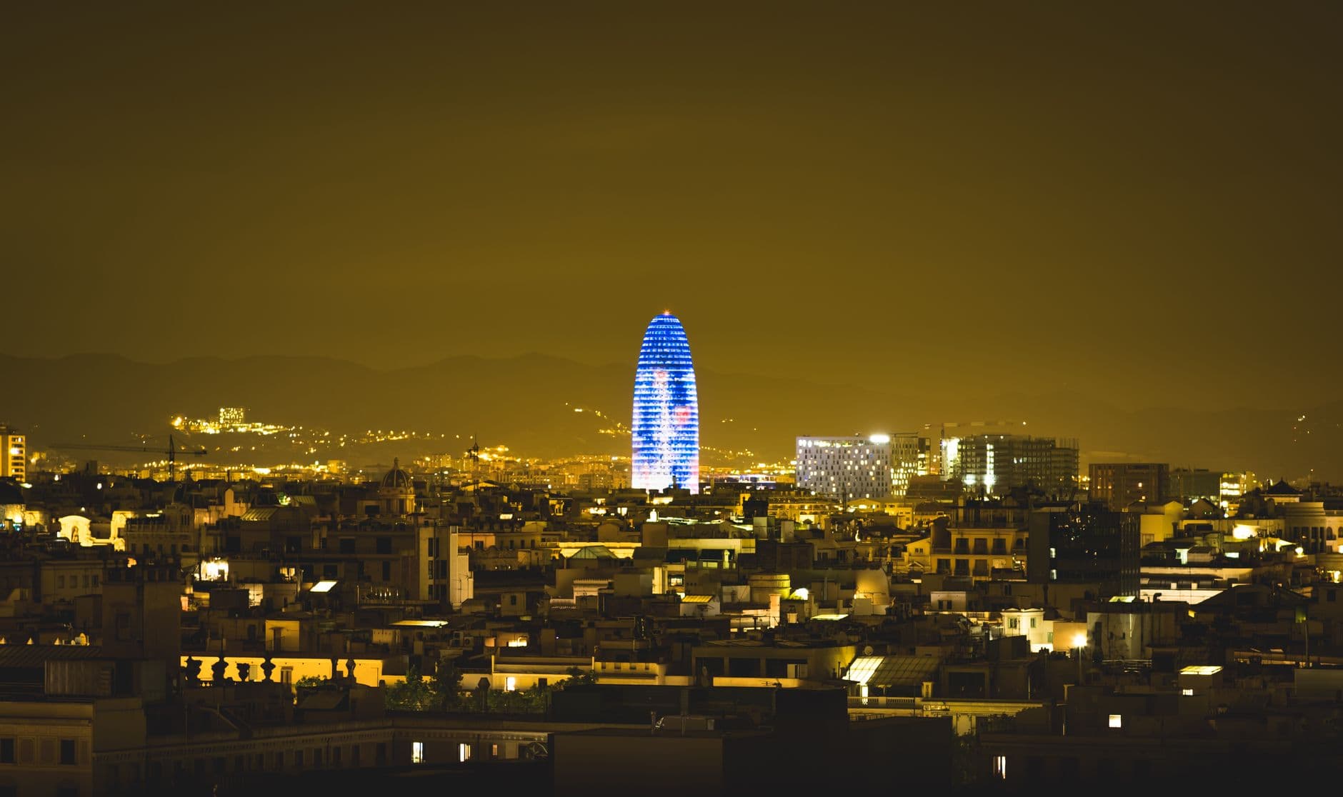 https://cdn.holicay.com/uploads/1782224766058-11f0f70f-676f-49ae-b7dd-c7006d0ed7ec-barcelona-3.jpg