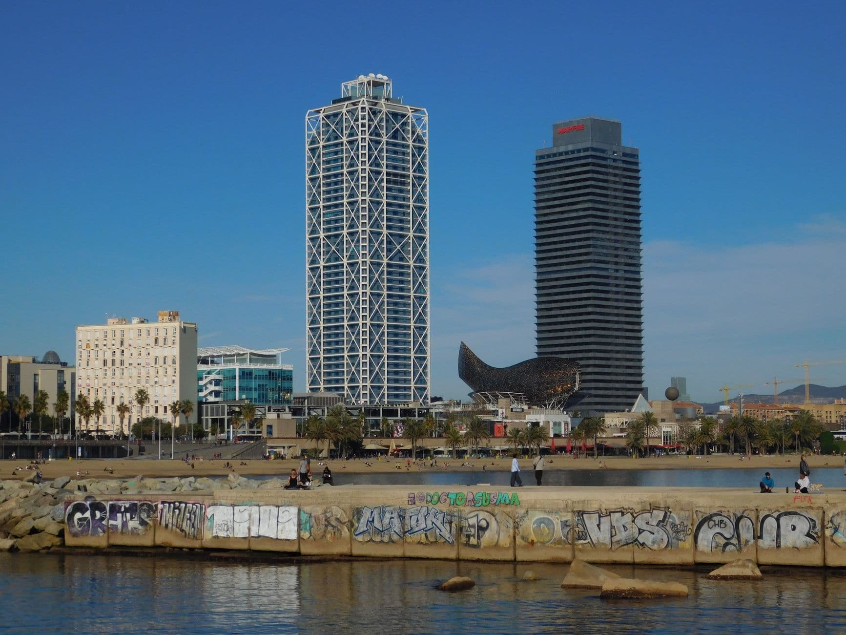 https://cdn.holicay.com/uploads/1782224848307-0318d3ce-90ed-41e3-987d-b1b65fad68e1-barcelona-1.jpg