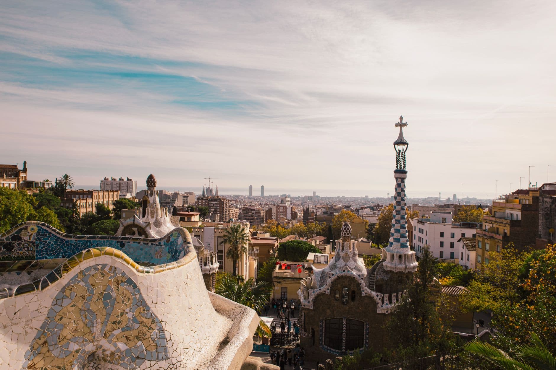 https://cdn.holicay.com/uploads/1782224848363-8598f2e8-9136-493b-ae92-769aa8a737e1-barcelona-3.jpg