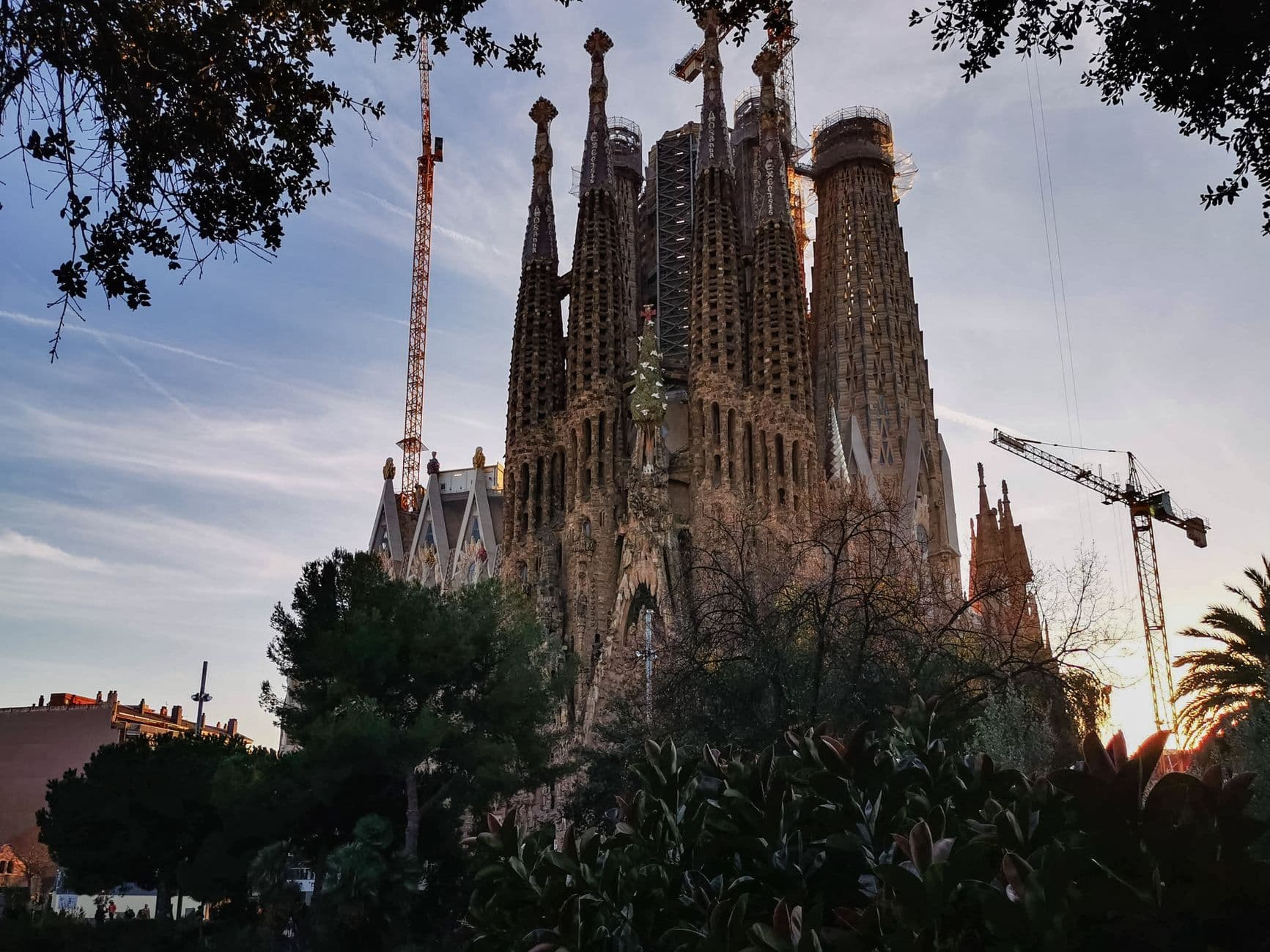 https://cdn.holicay.com/uploads/1782224981437-610fb9ce-4c2b-4a86-aab3-af2e12629adb-barcelona-1.jpg