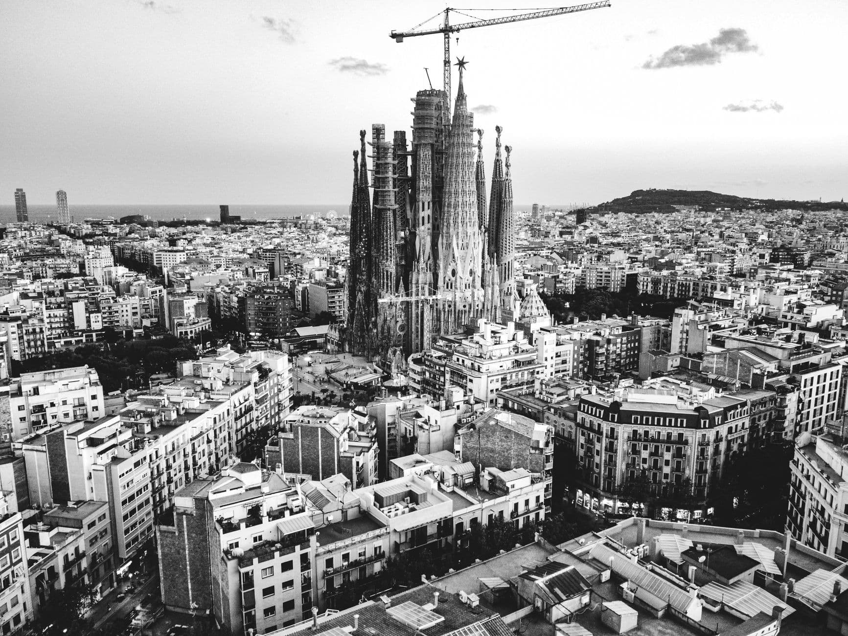 https://cdn.holicay.com/uploads/1782225060460-194729ed-6452-4c31-bdd2-0e12d2a0c1eb-barcelona-2.jpg