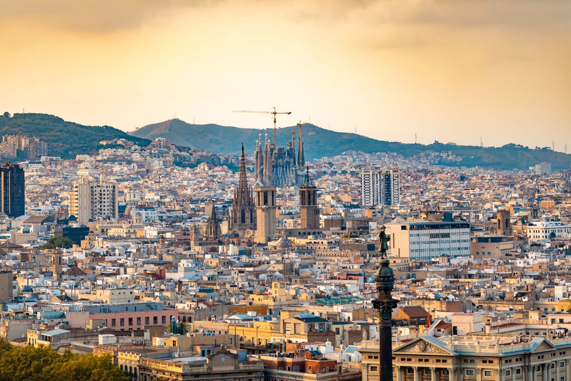 https://cdn.holicay.com/uploads/1782225509062-e70ad507-0996-48a2-8ded-5c9288d0fd88-barcelona-3.jpg