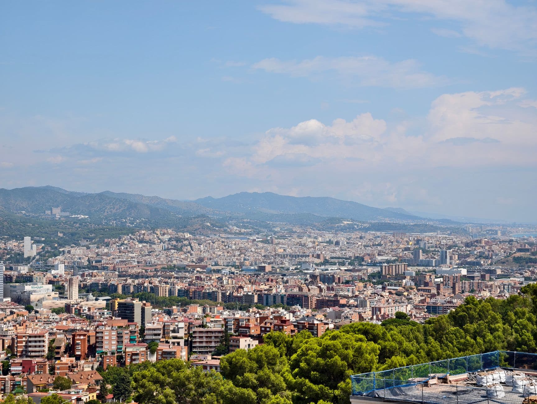 https://cdn.holicay.com/uploads/1782225603284-6377913a-76a7-462c-9efc-0dbd51d75f84-barcelona-3.jpg